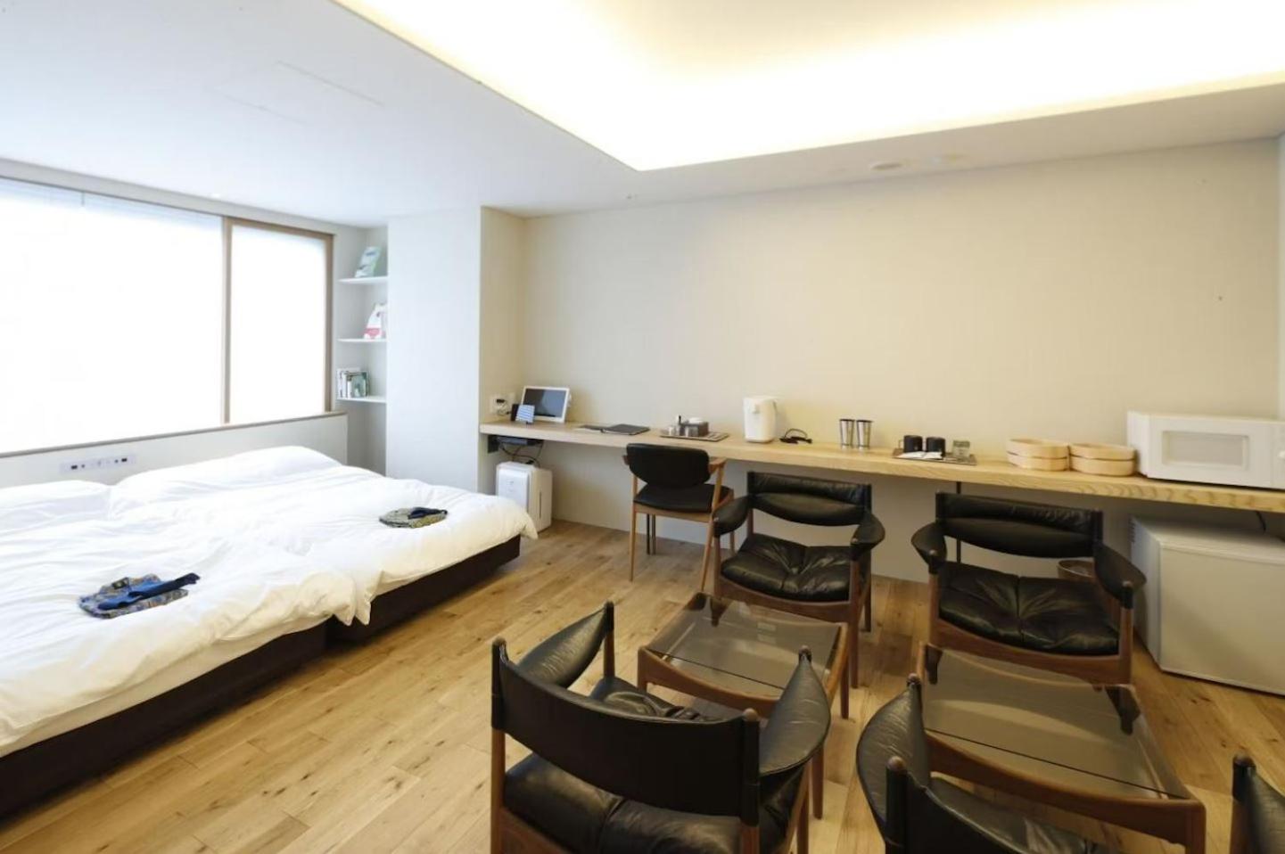 Universal Room Annex
