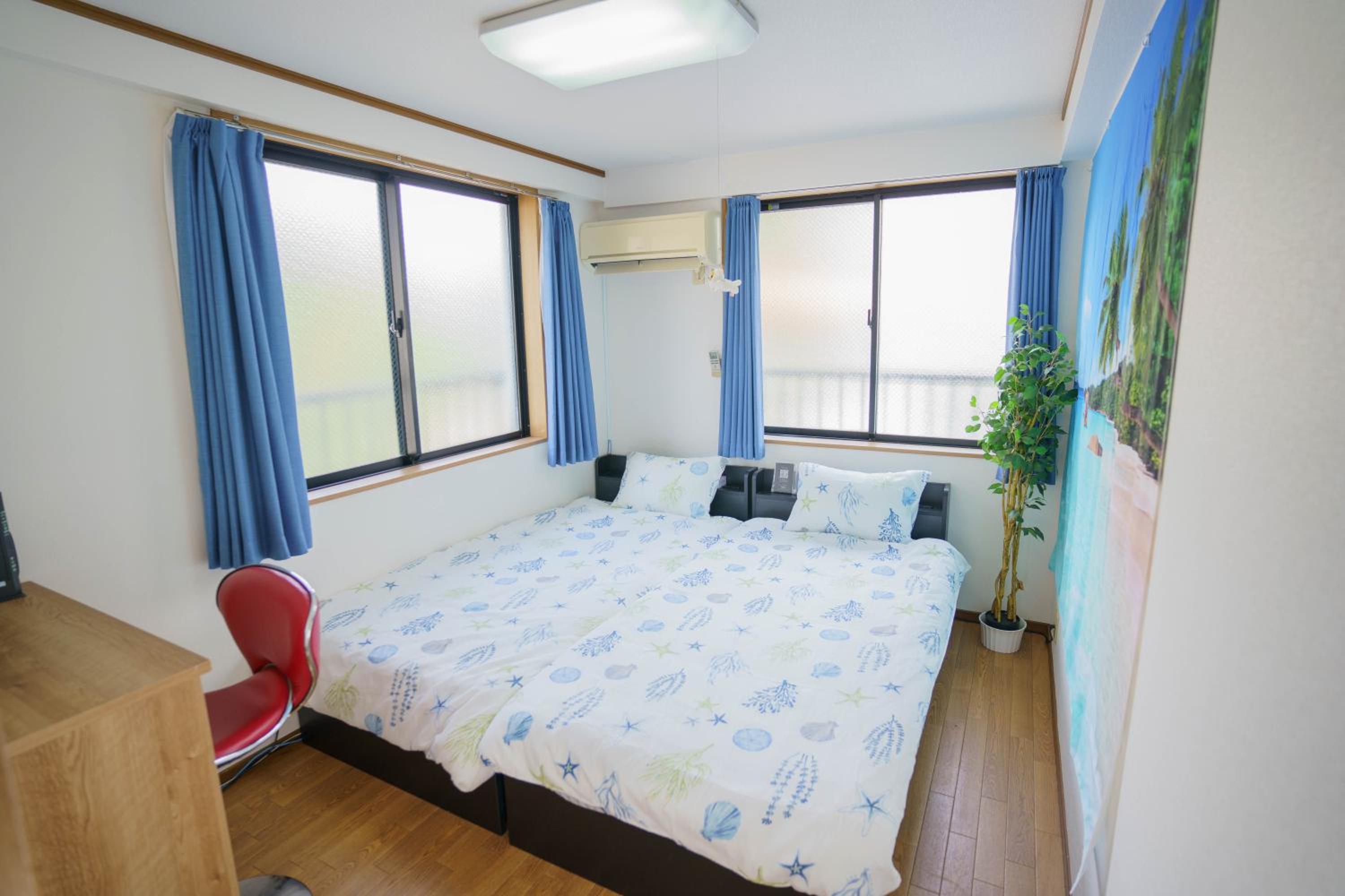 One-Bedroom Apartment photo 1