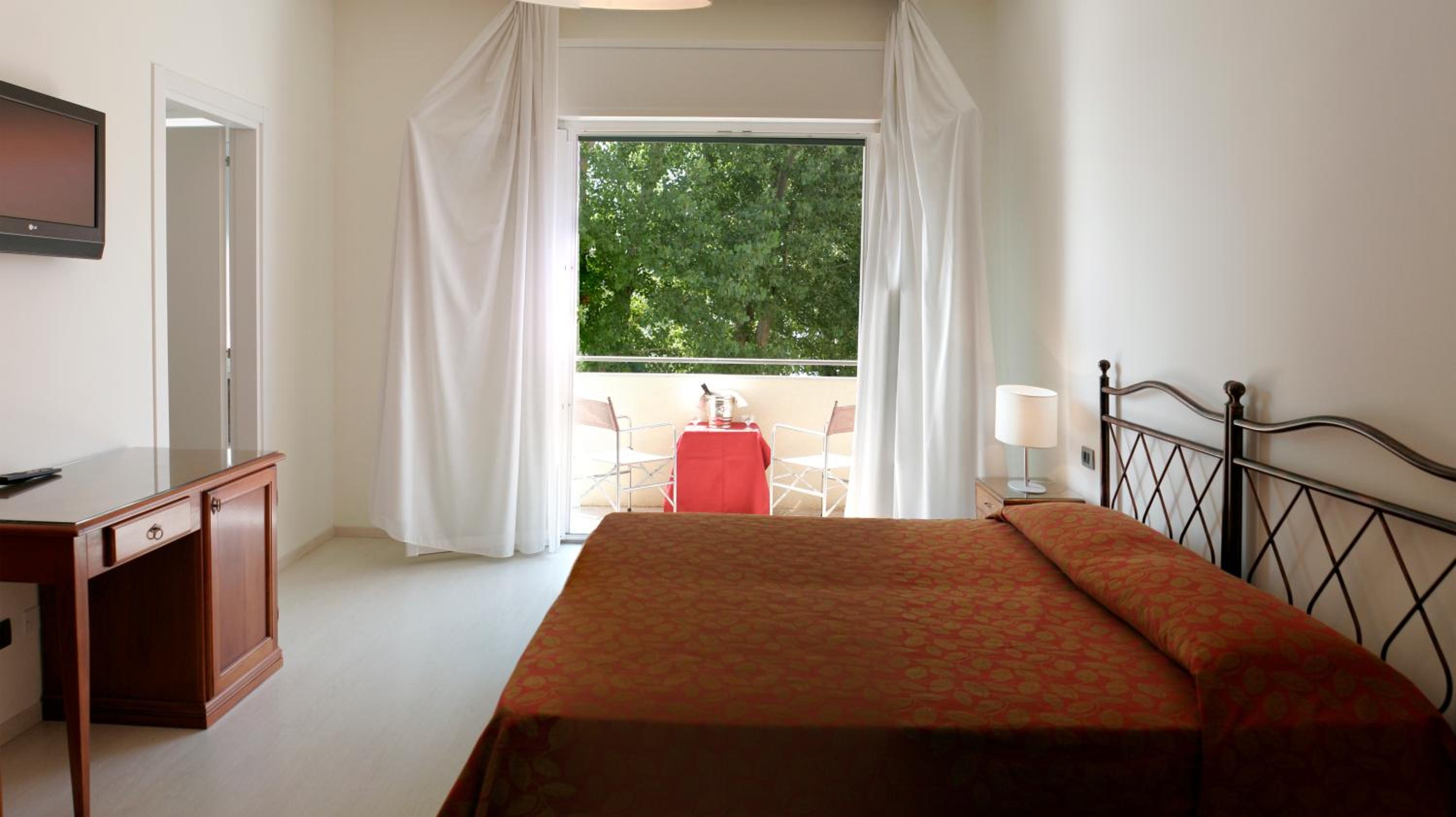 Standard Double or Twin Room - Photo 4