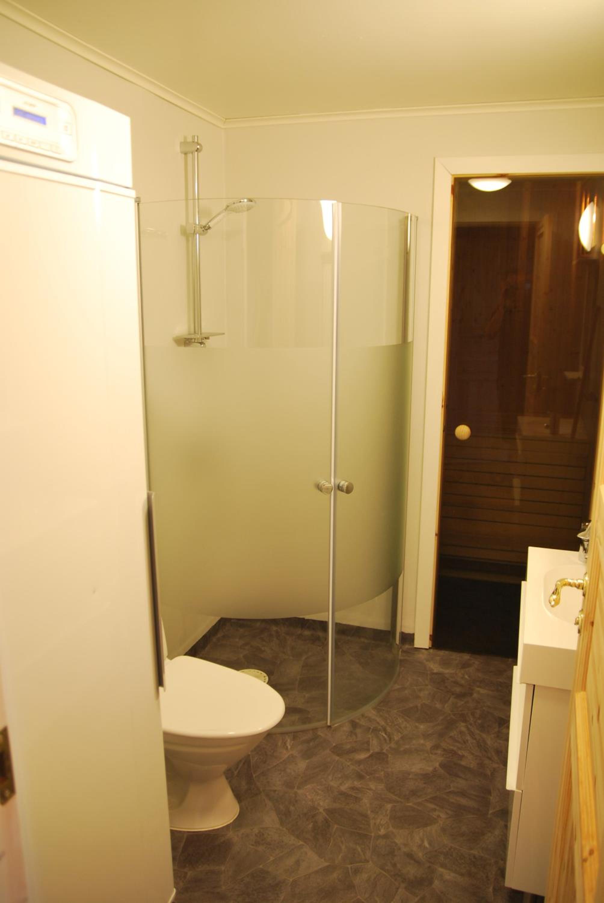 Three-Bedroom Apartment photo 2