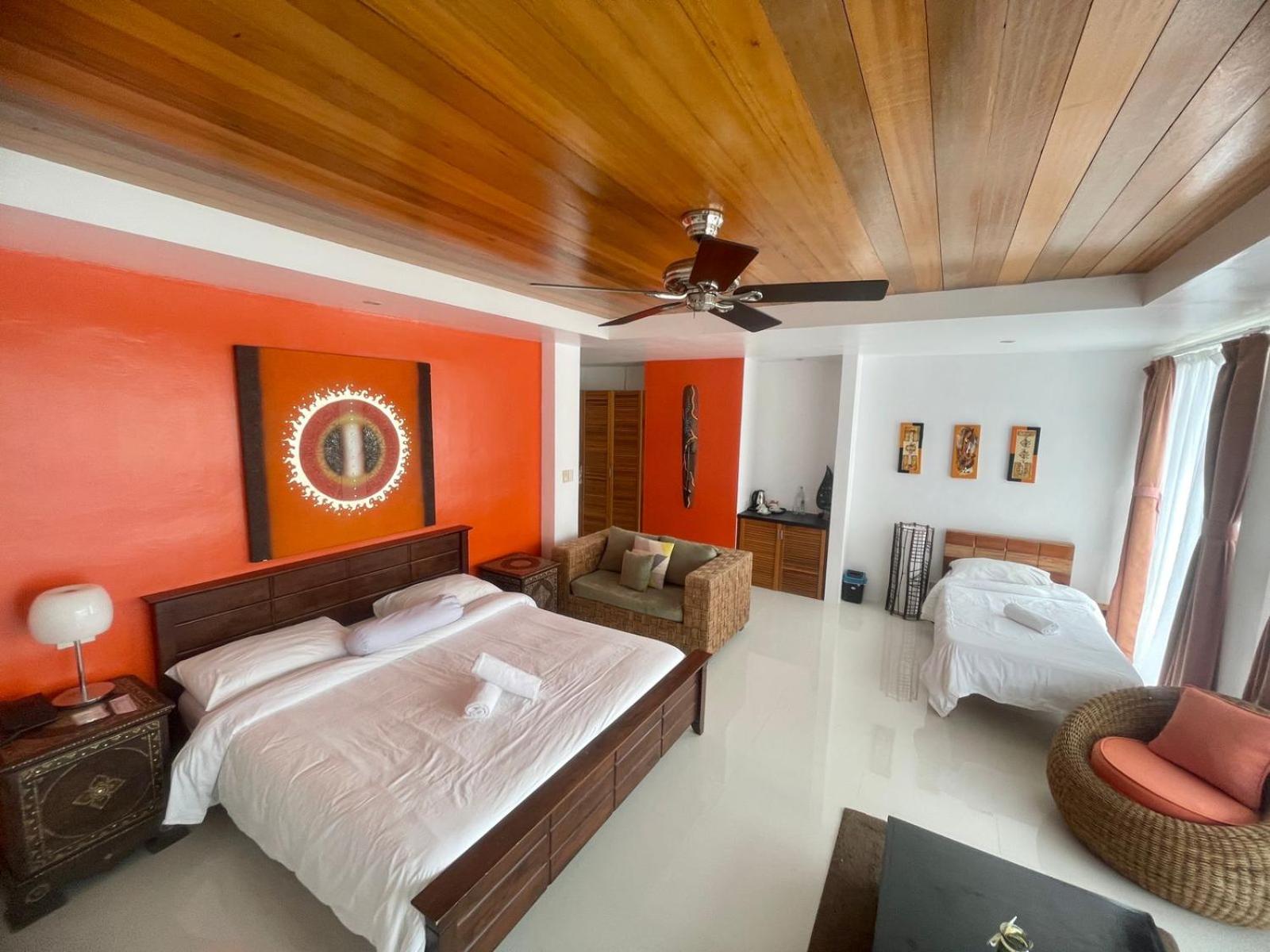 Triple King Suite Room - Photo 9