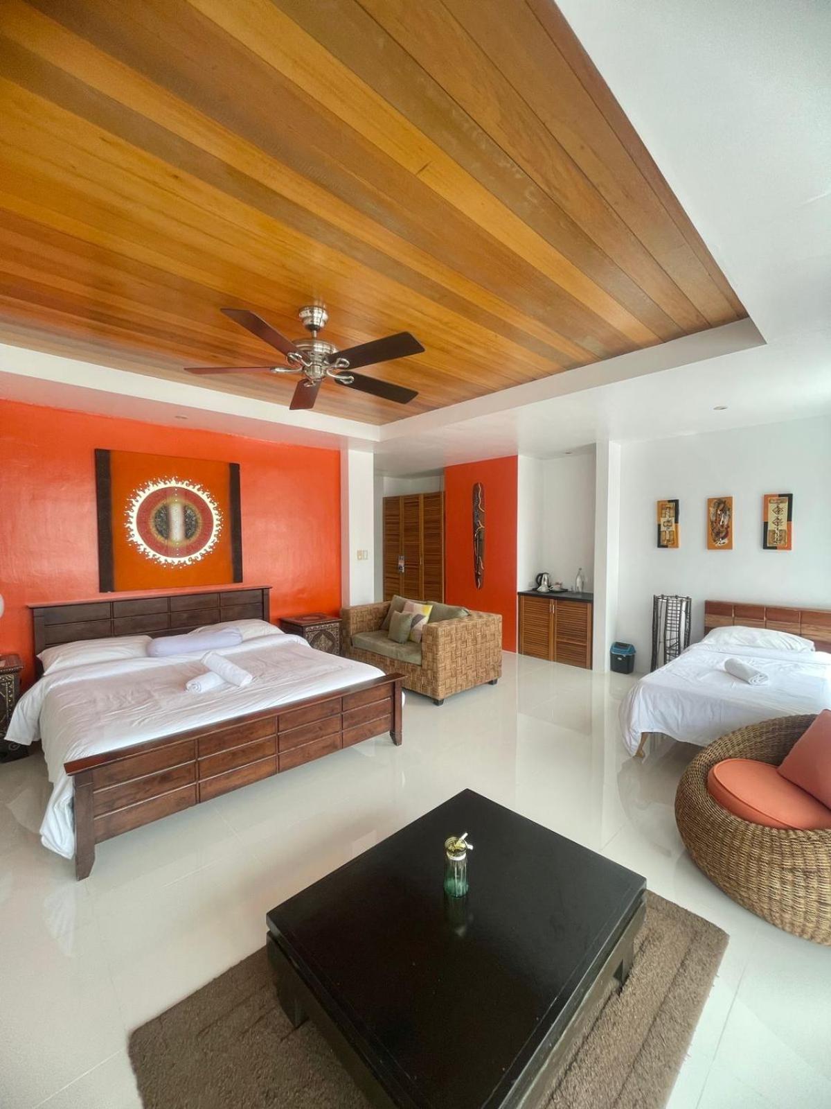 Triple King Suite Room - Photo 3