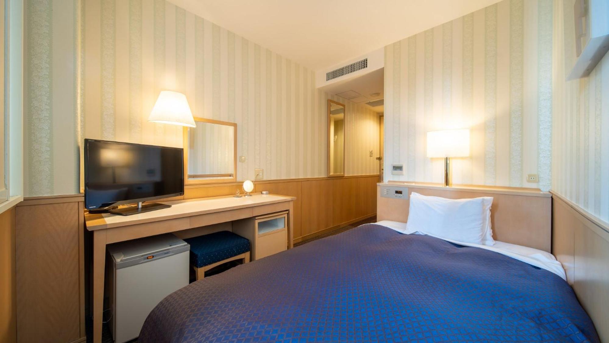 Double Room with Small Double Bed - Non-Smoking - Photo 1