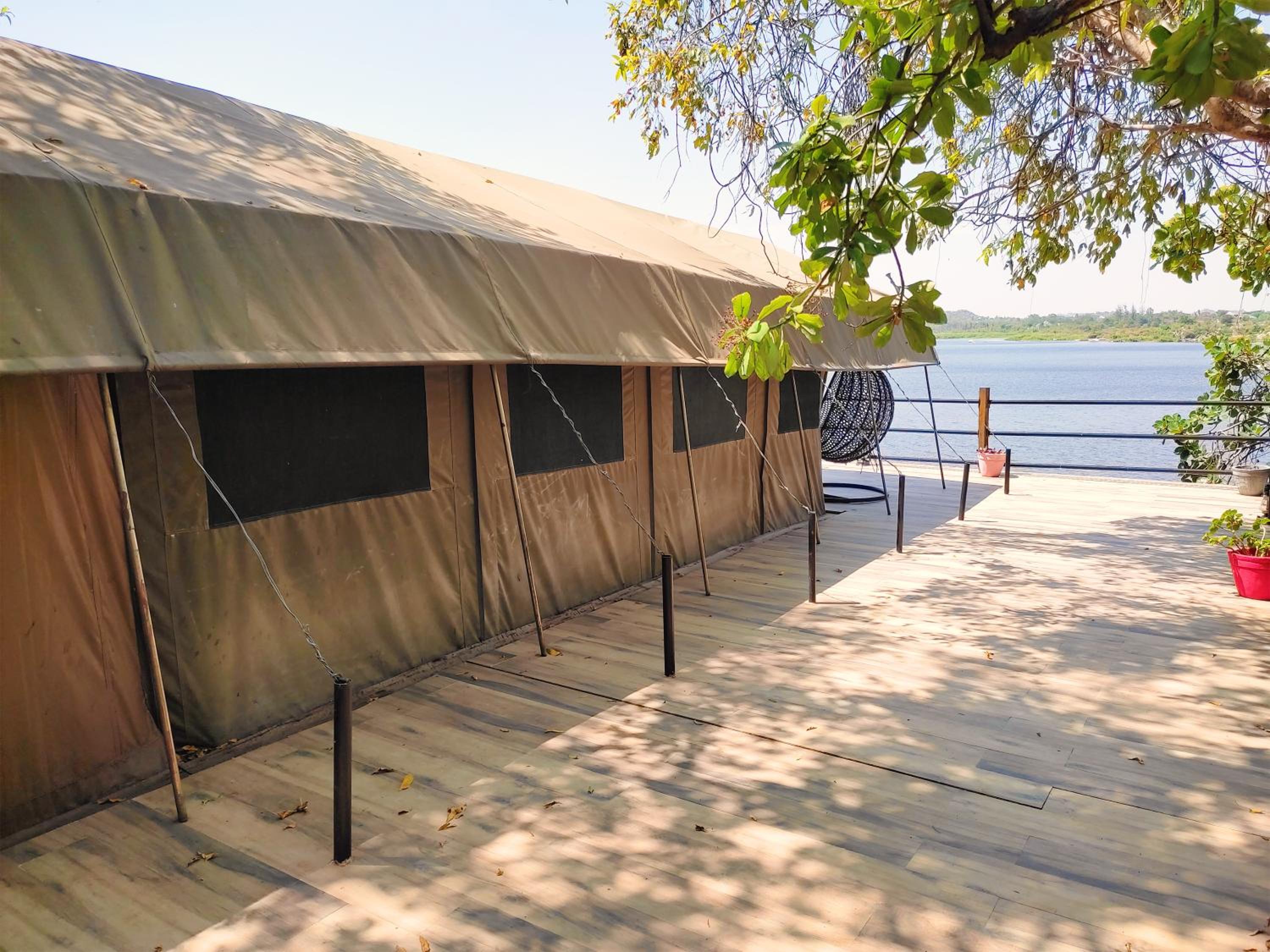 Luxury Tent Triple photo 3