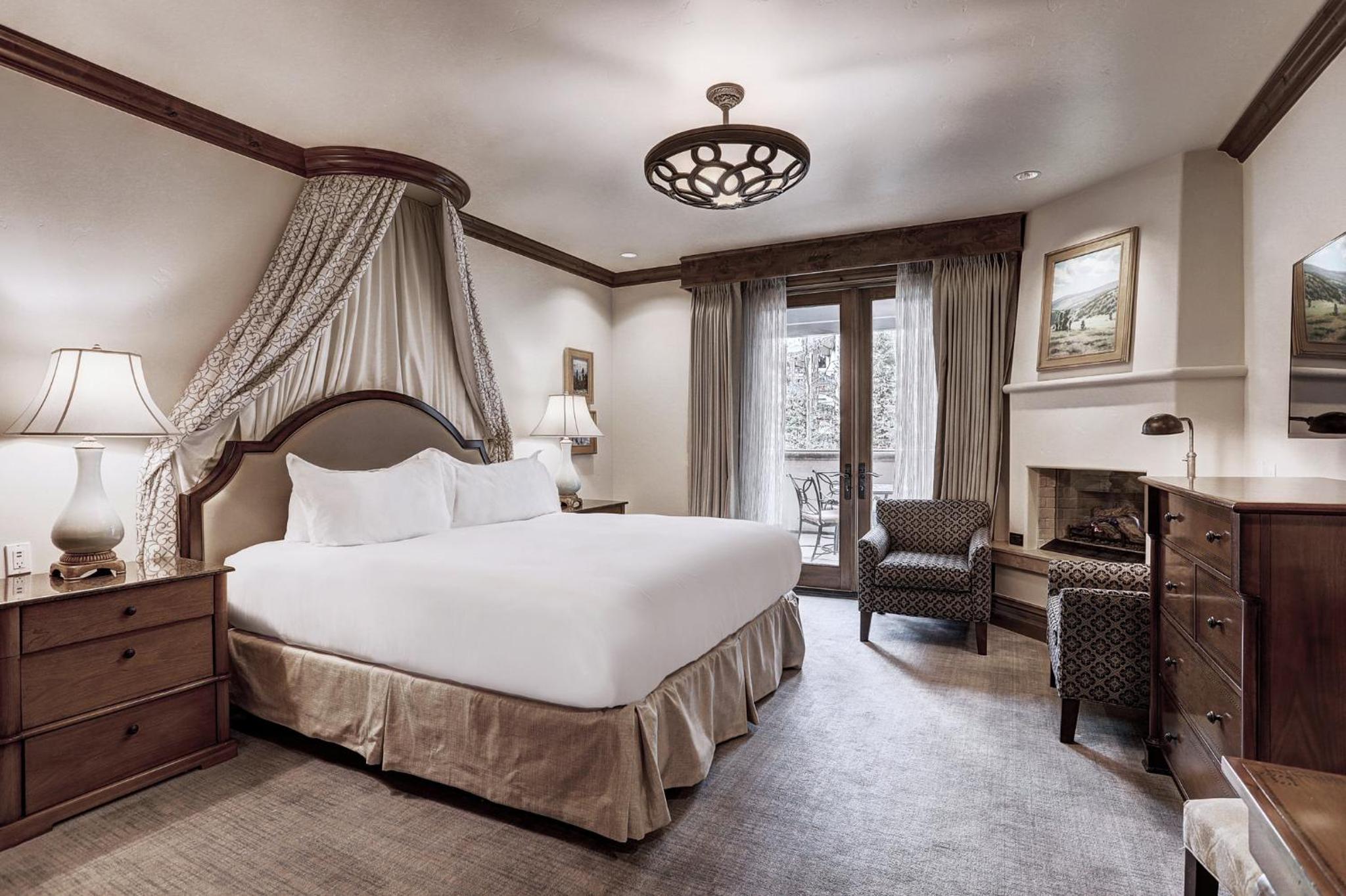 Deluxe King Room - Photo 4