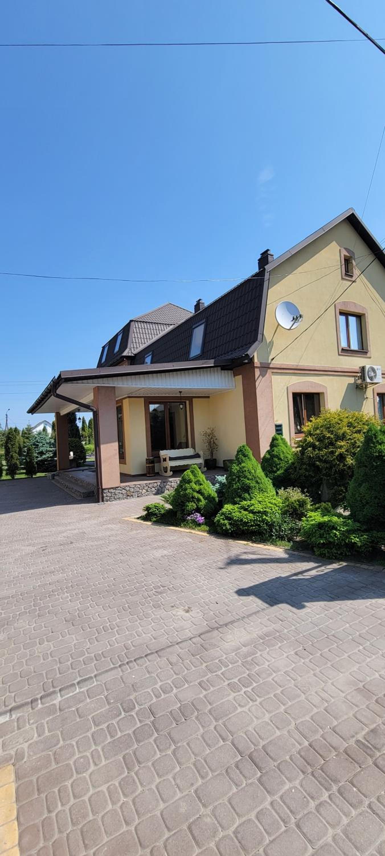 Four-Bedroom House photo 3