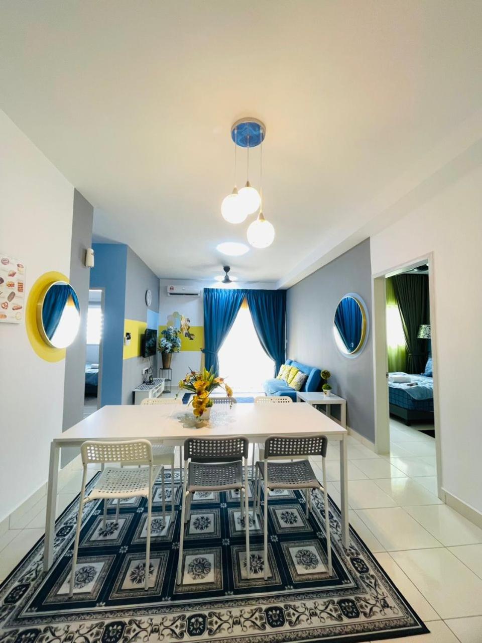 Three-Bedroom Apartment photo 2