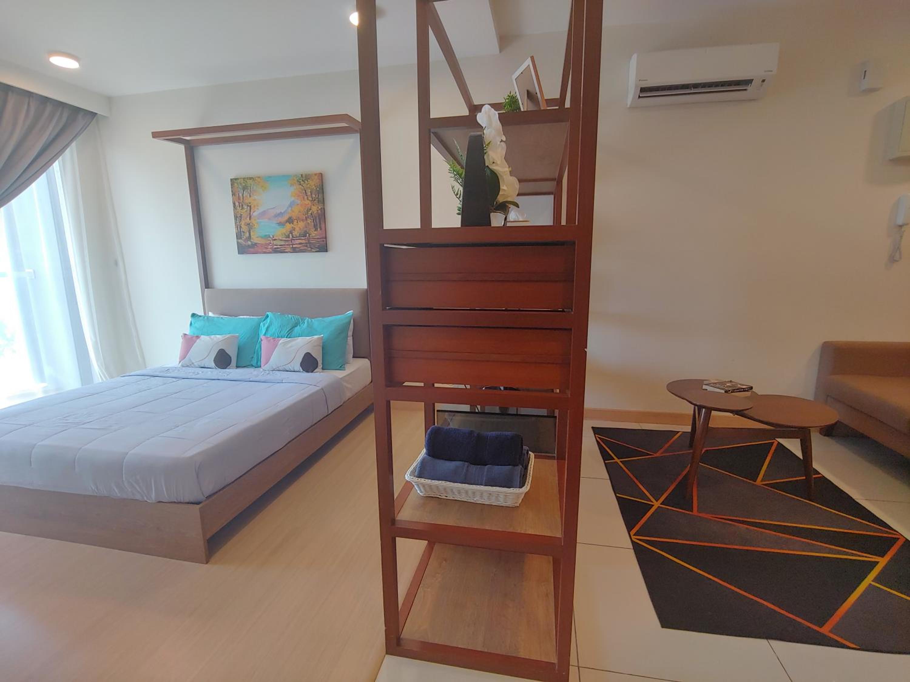 One-Bedroom Apartment photo 2