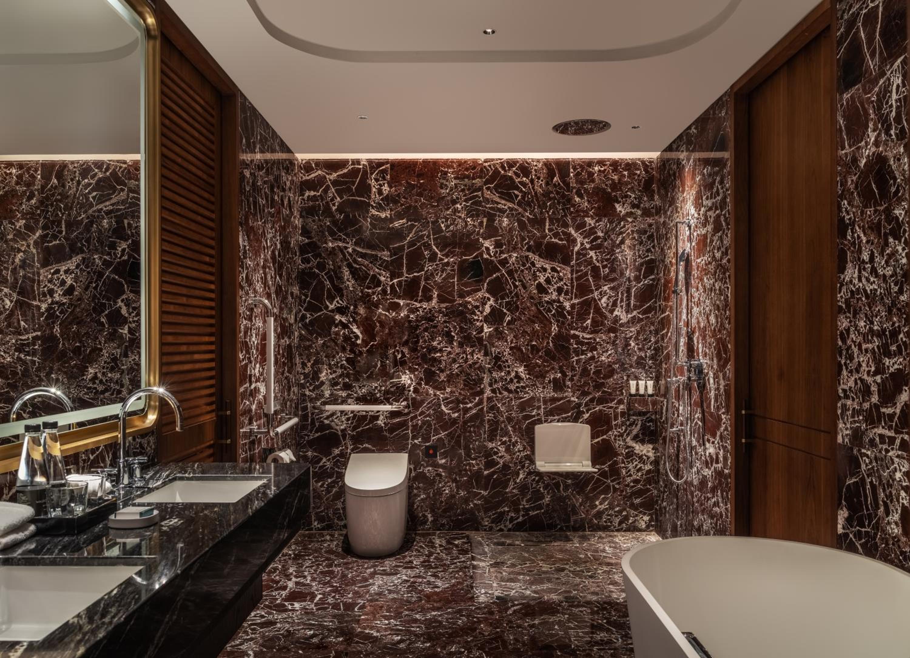 King Room - Mobility Accessible  - Photo 3