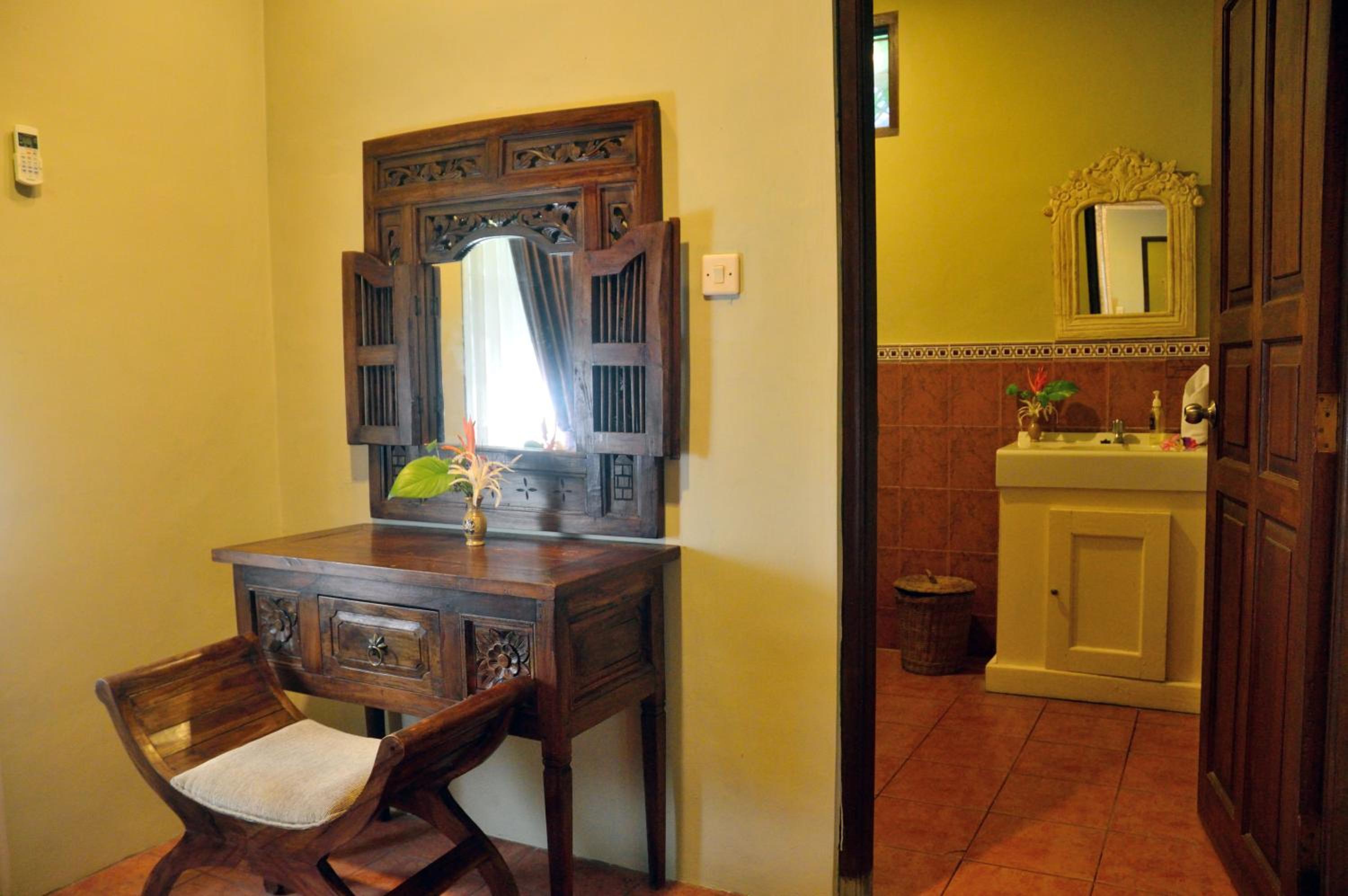 Private Bungalow - Photo 10