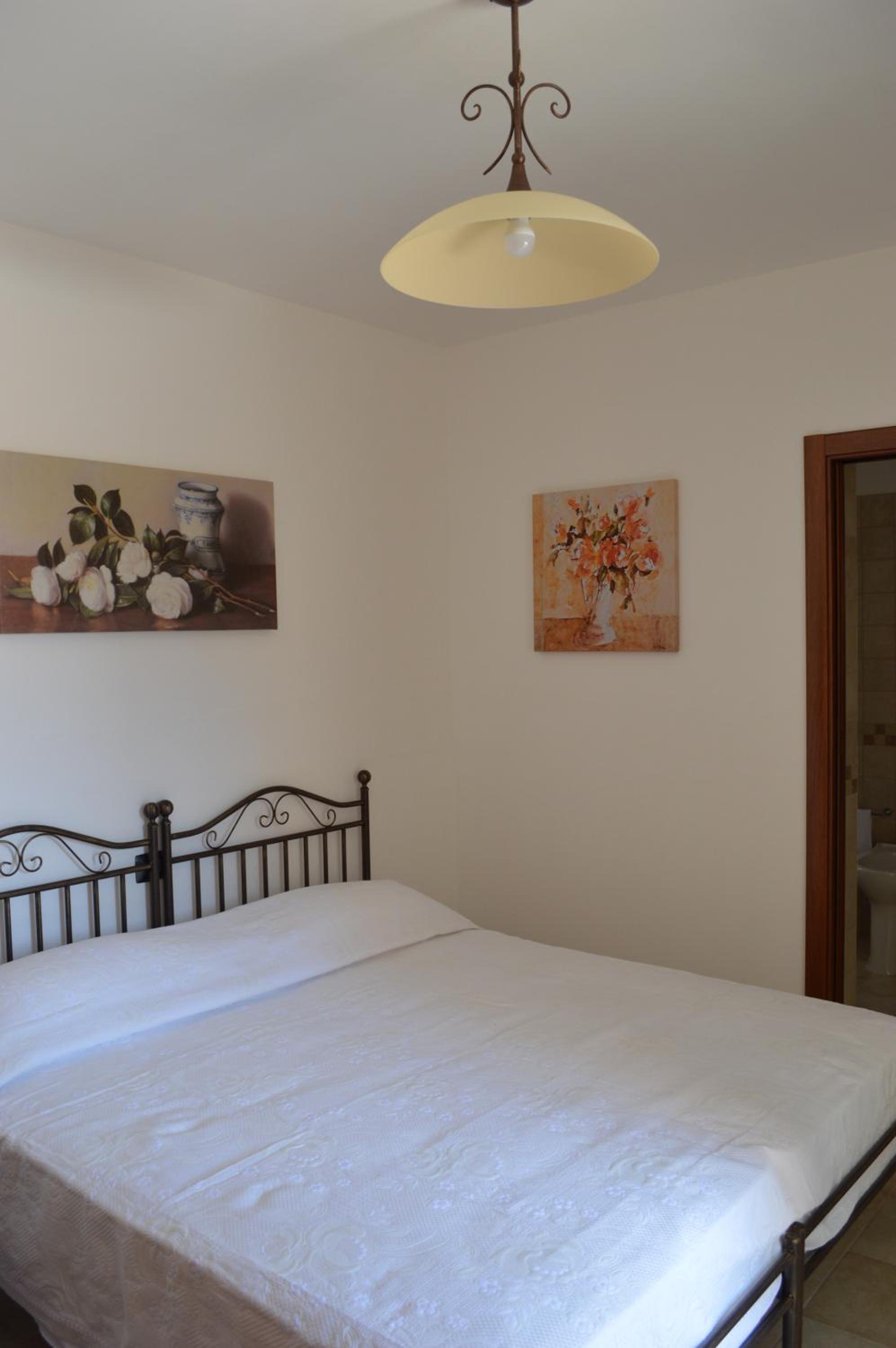 Double or Twin Room with Garden View - Photo 6