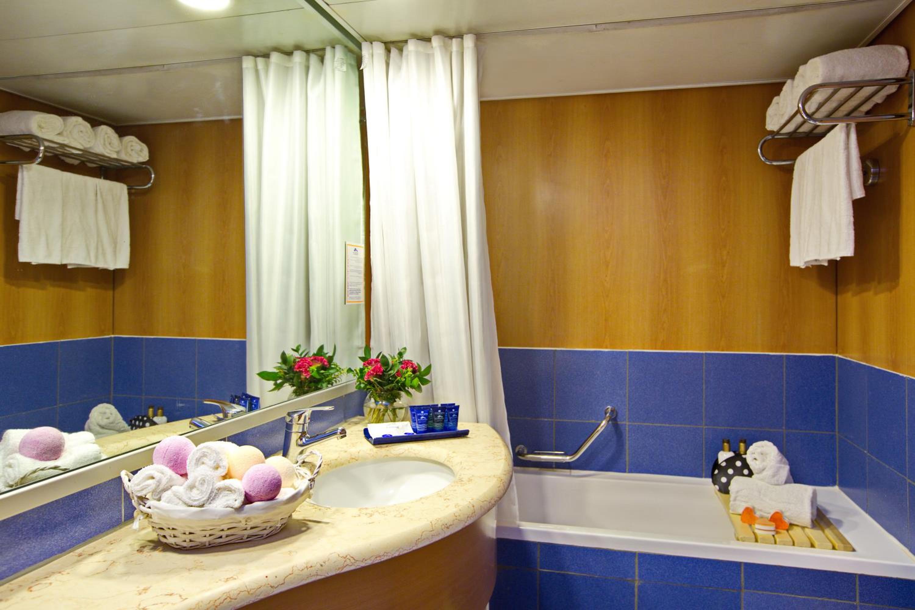 Studio Junior Suite With Balcony And Kitchenette - 131 ft² - 4 Adult+1 Child photo 2