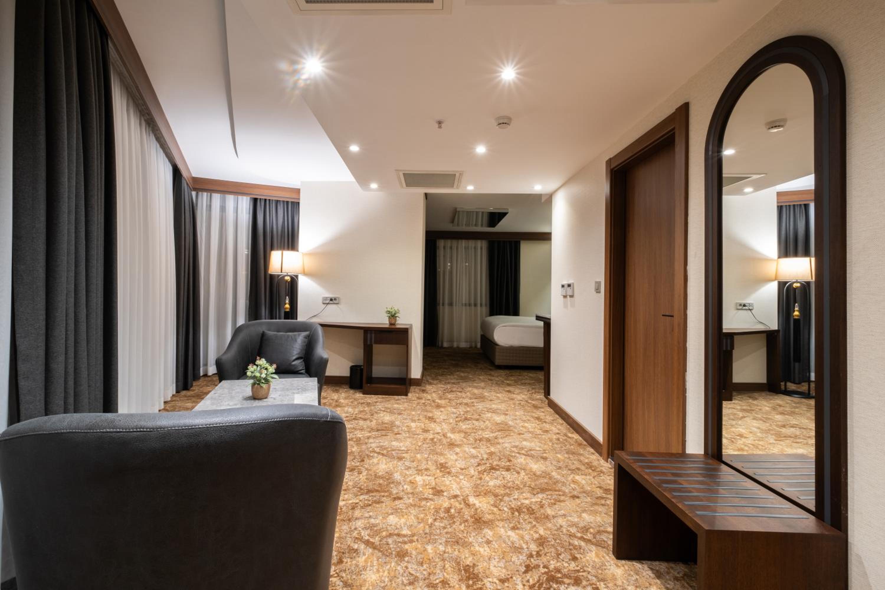 Standard Suite - Photo 5