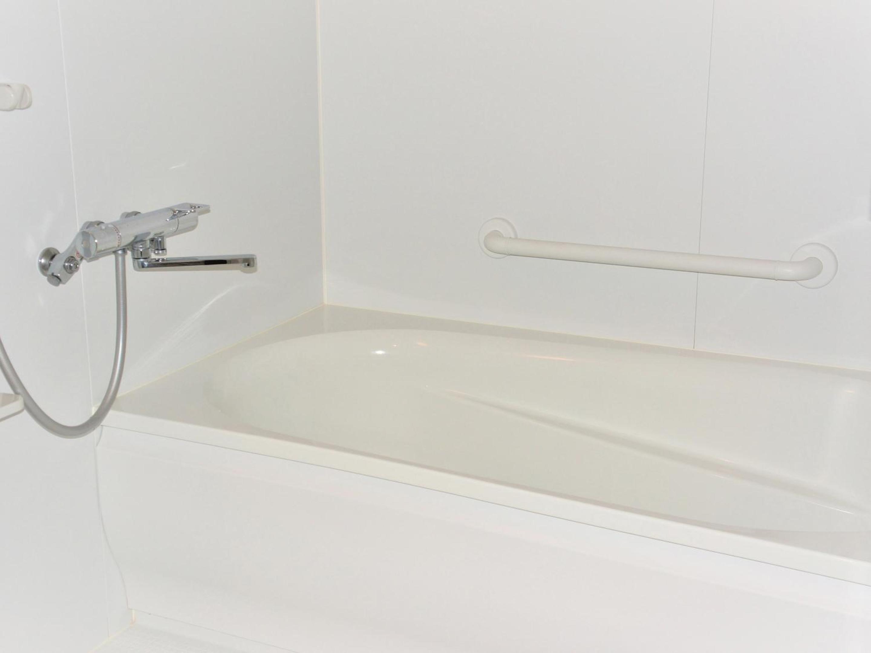 Twin Room with Shared Bathroom photo 3