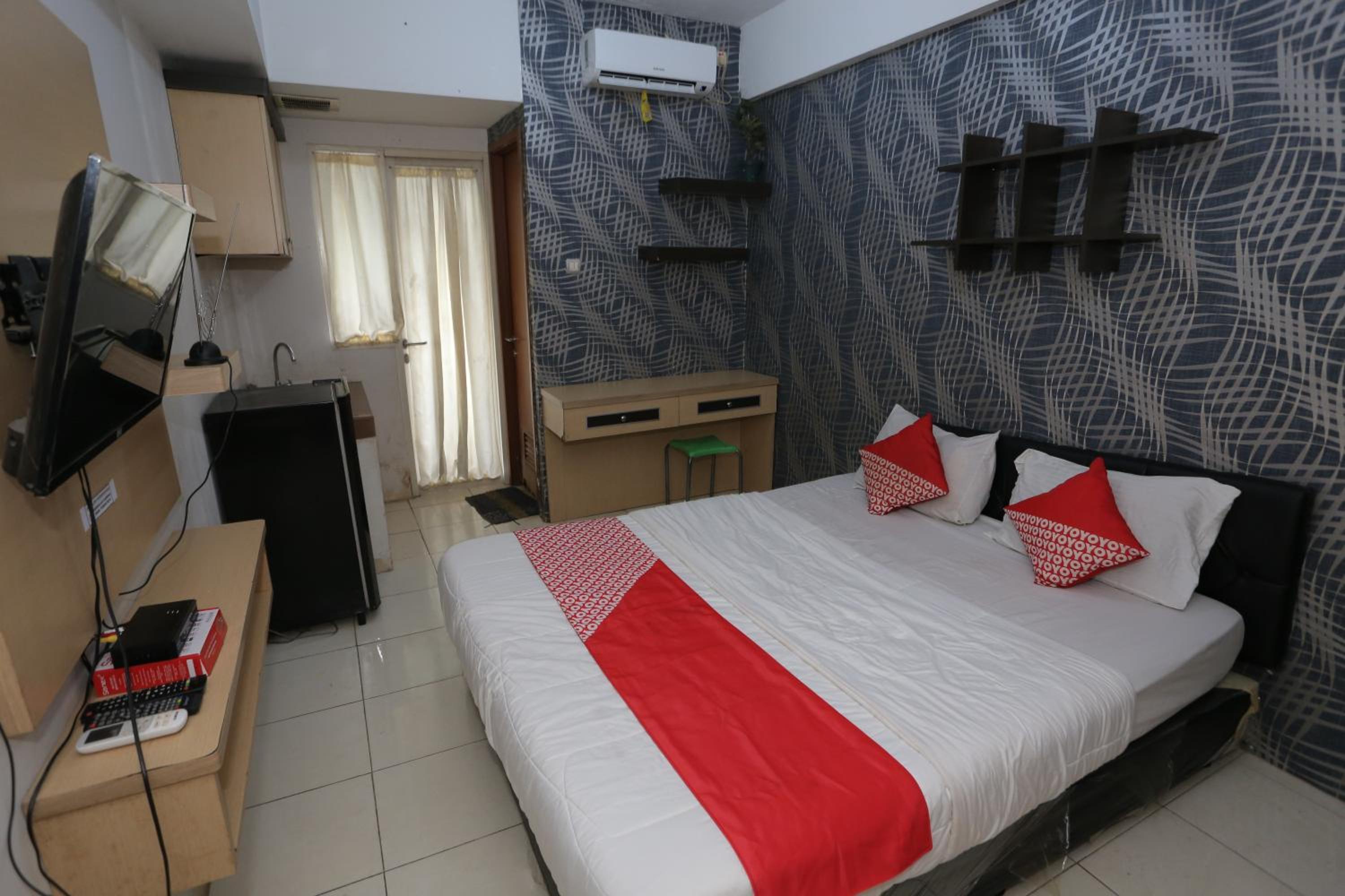 Deluxe Queen Room