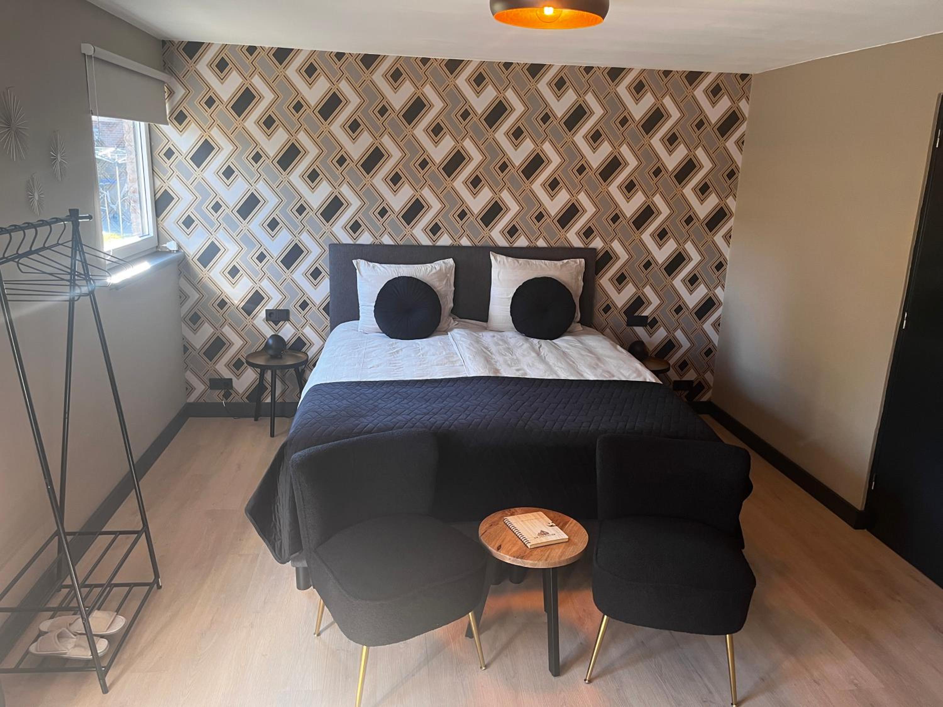 Deluxe King Room photo 3