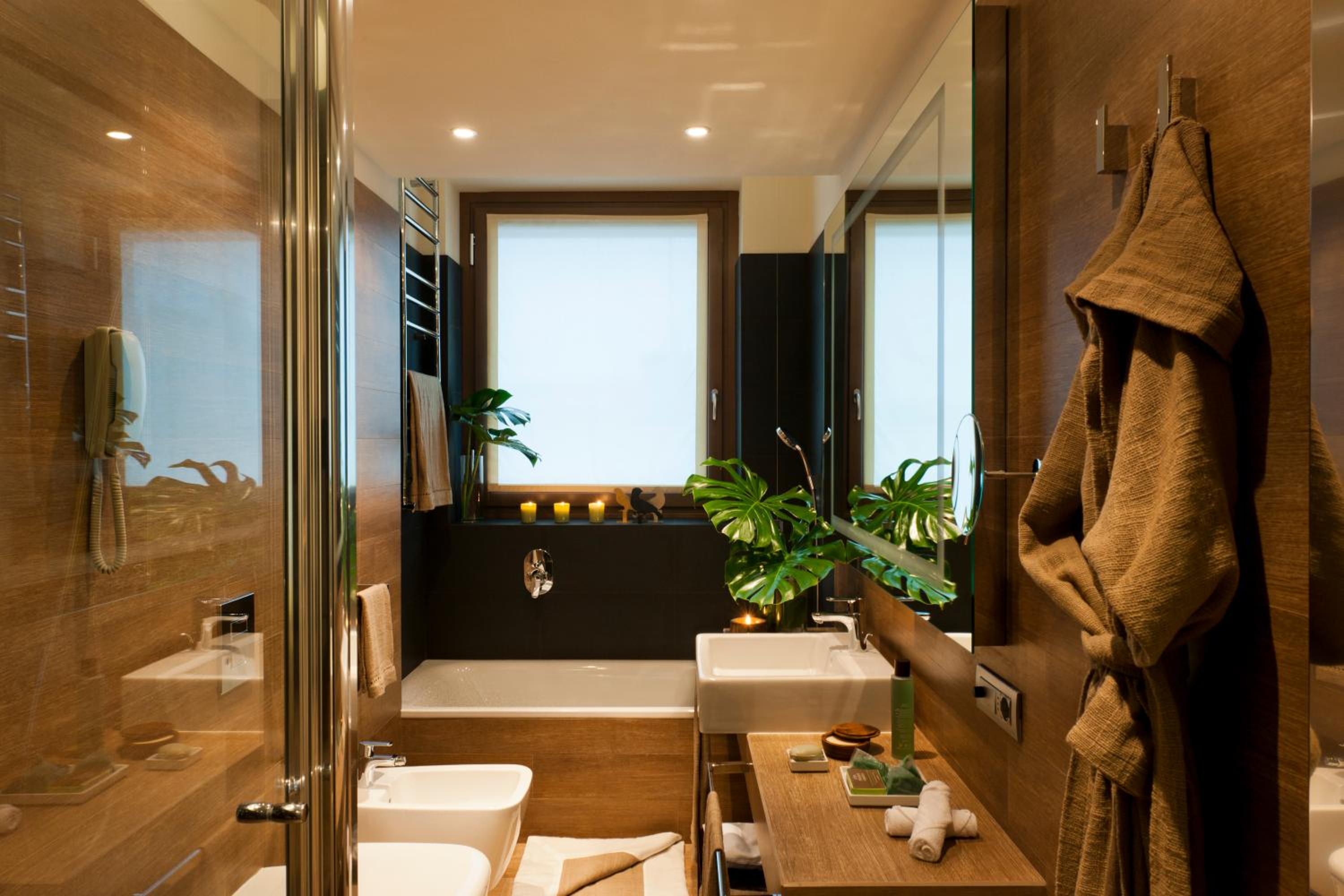 Suite thumbnail 5