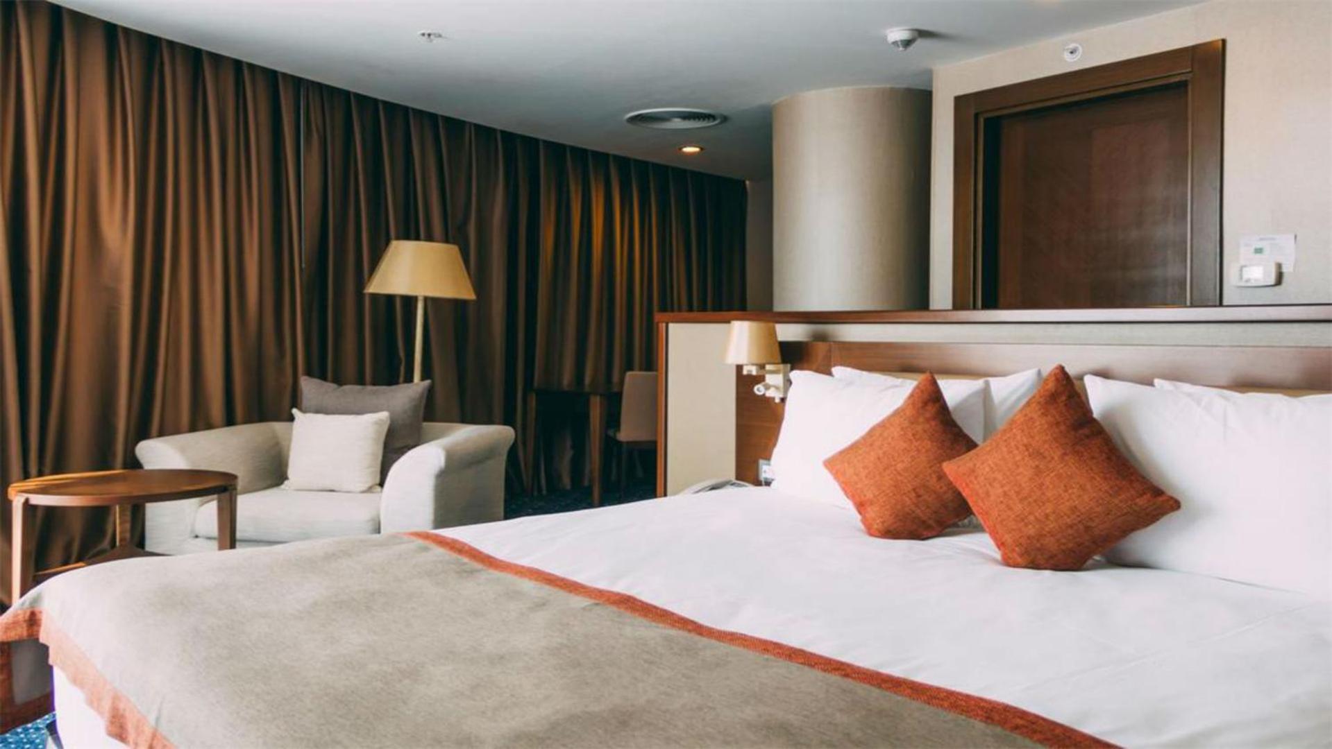 Standard King Room photo 1