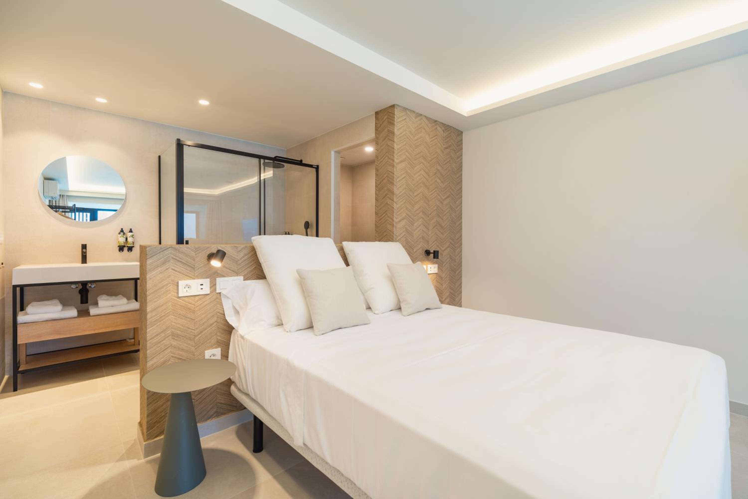 Apartment with Partial Sea View