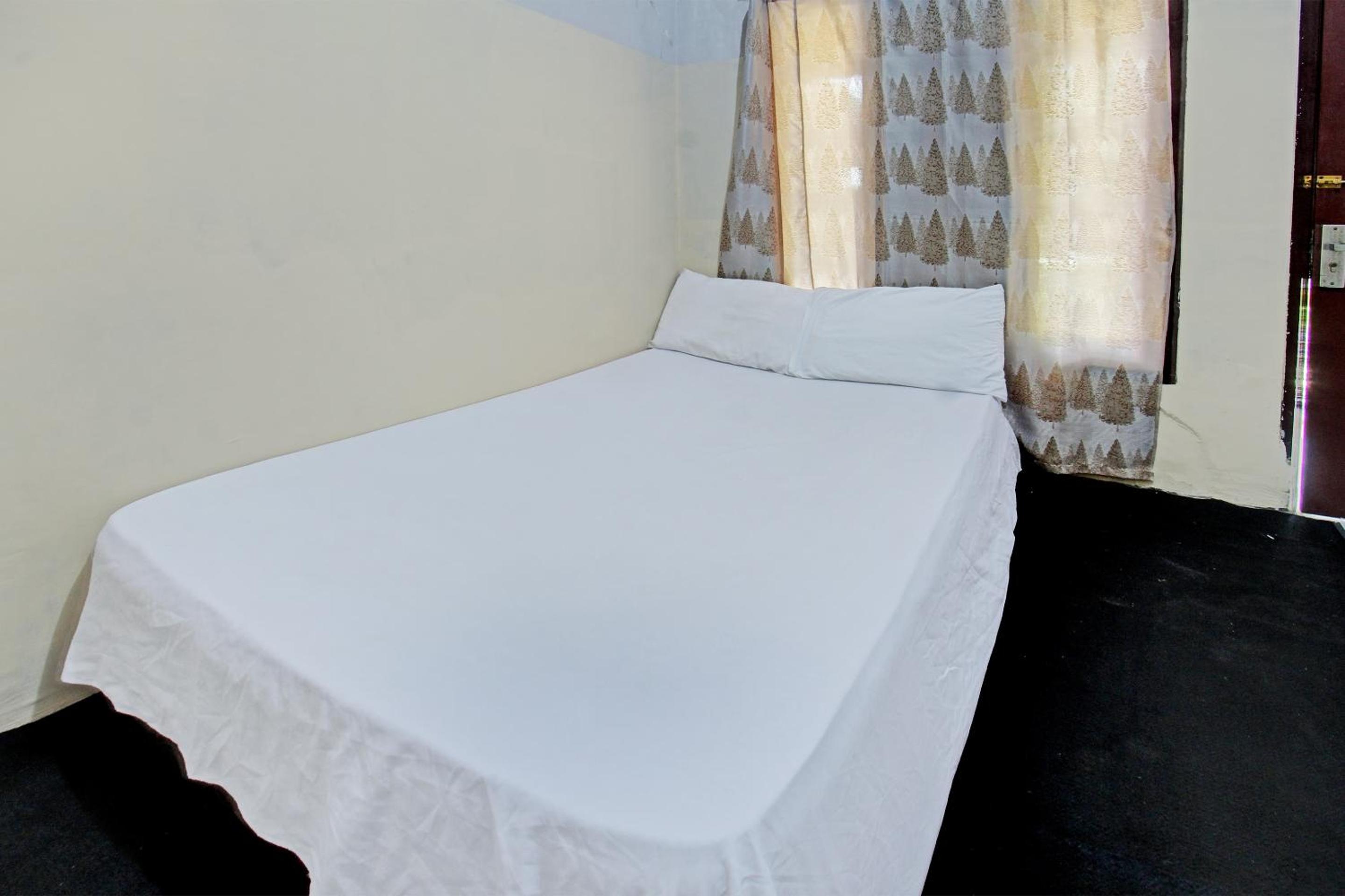 Standard Queen Room photo 3
