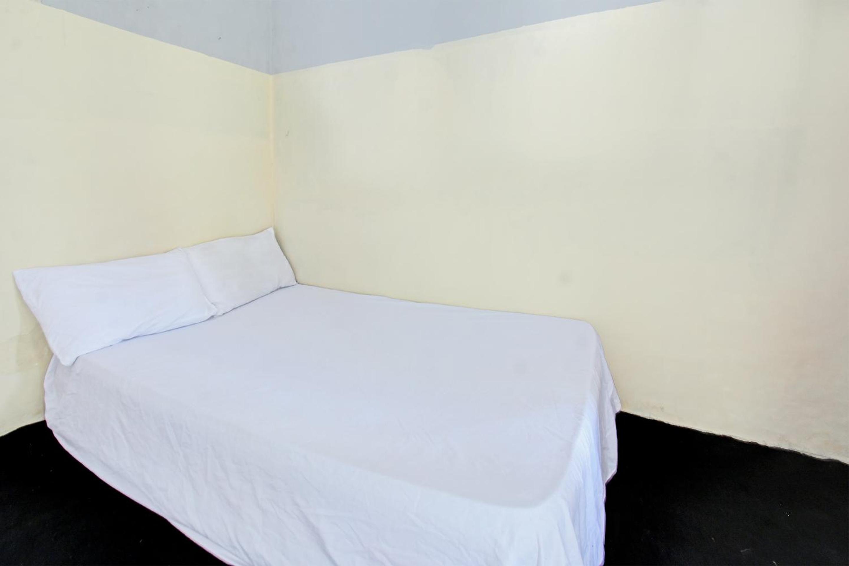 Standard Queen Room photo 2