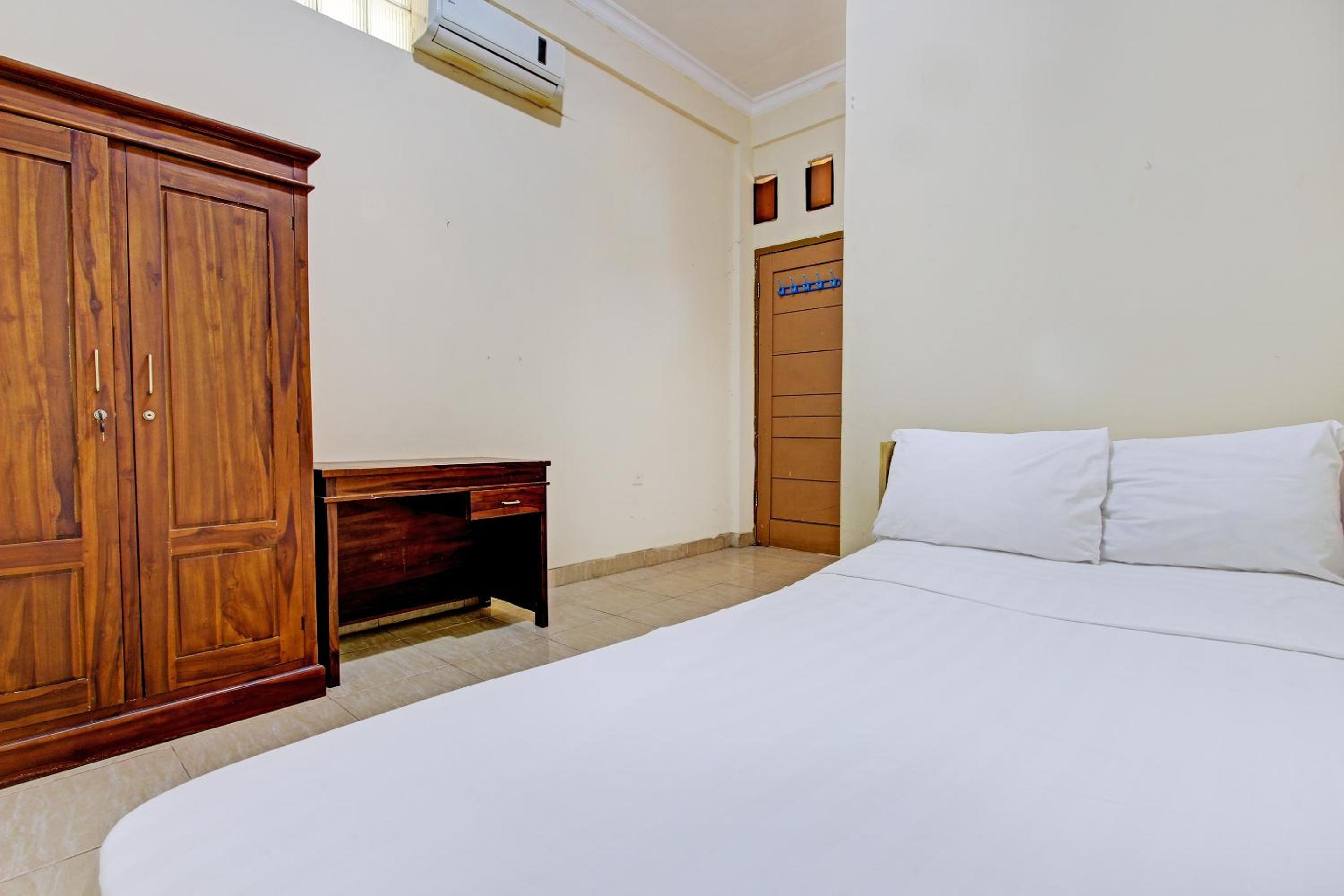 Standard Queen Room photo 1