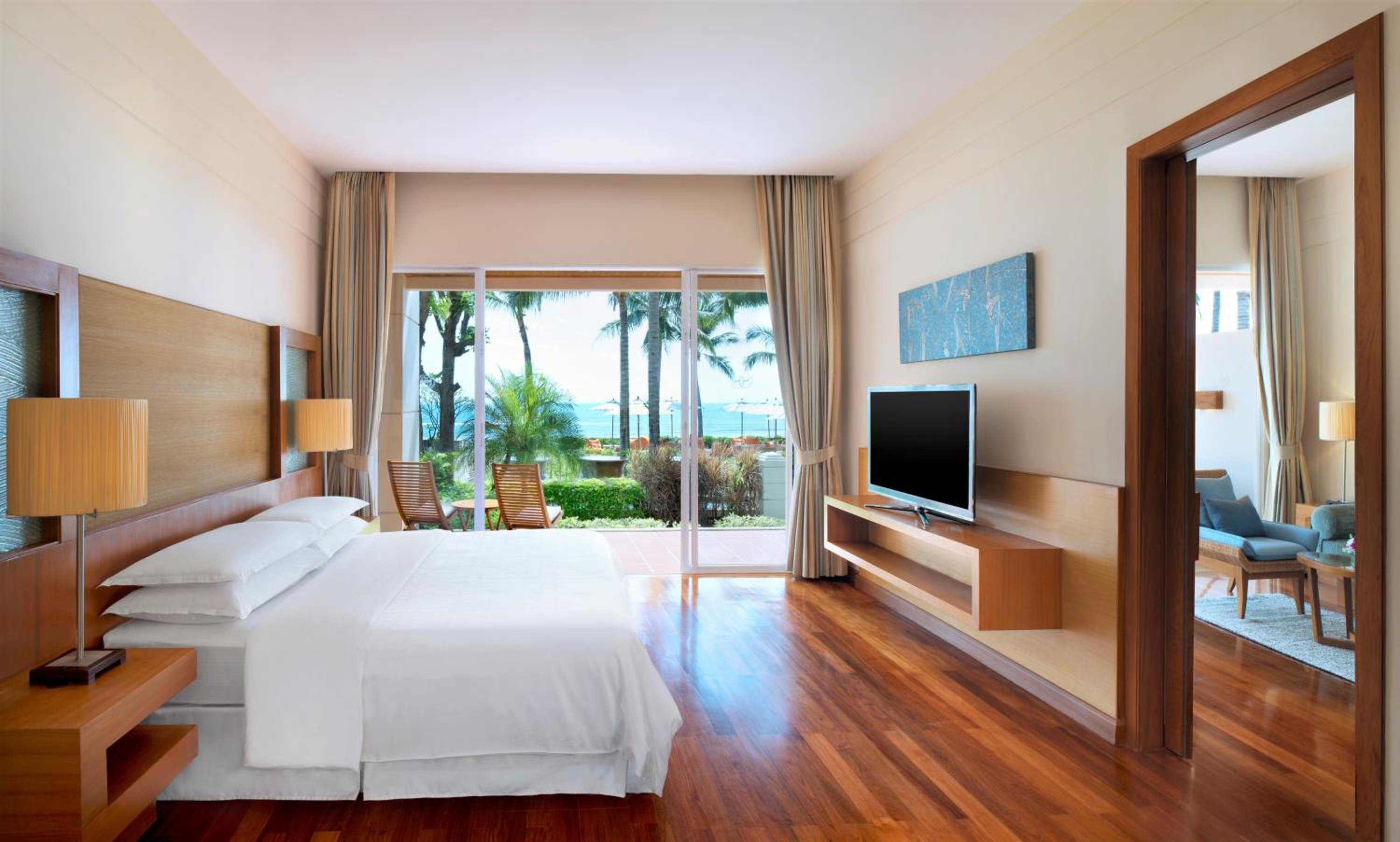 Oceanfront, Guest room, 1 King, Oceanfront - Photo 5