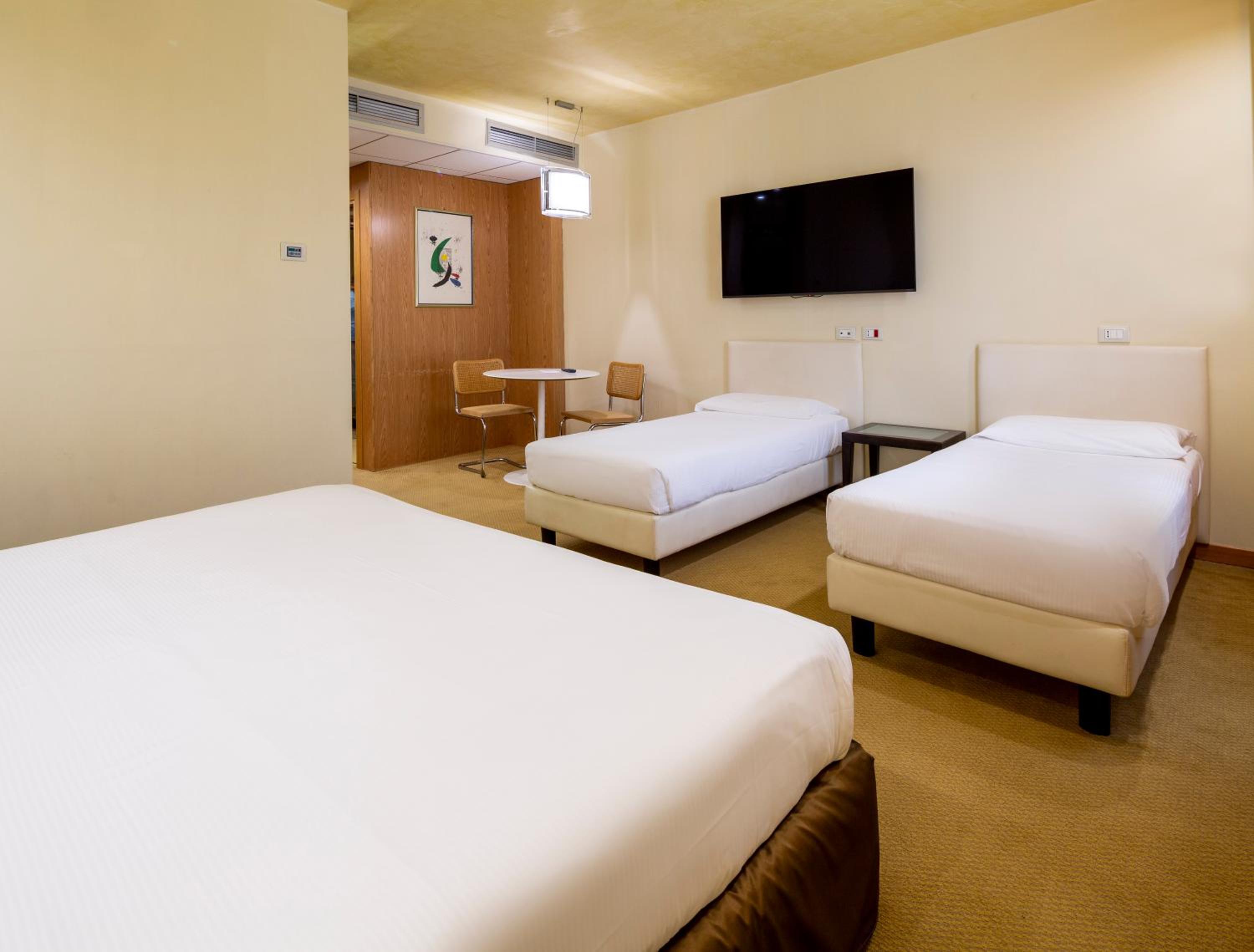 Premium King Room with Sofa Bed photo 3