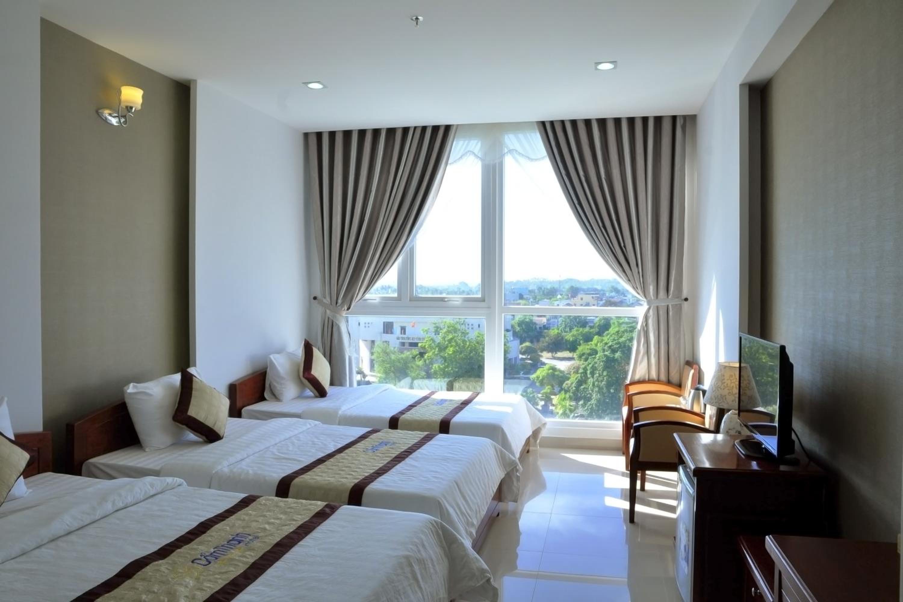 Deluxe Triple Room photo 2
