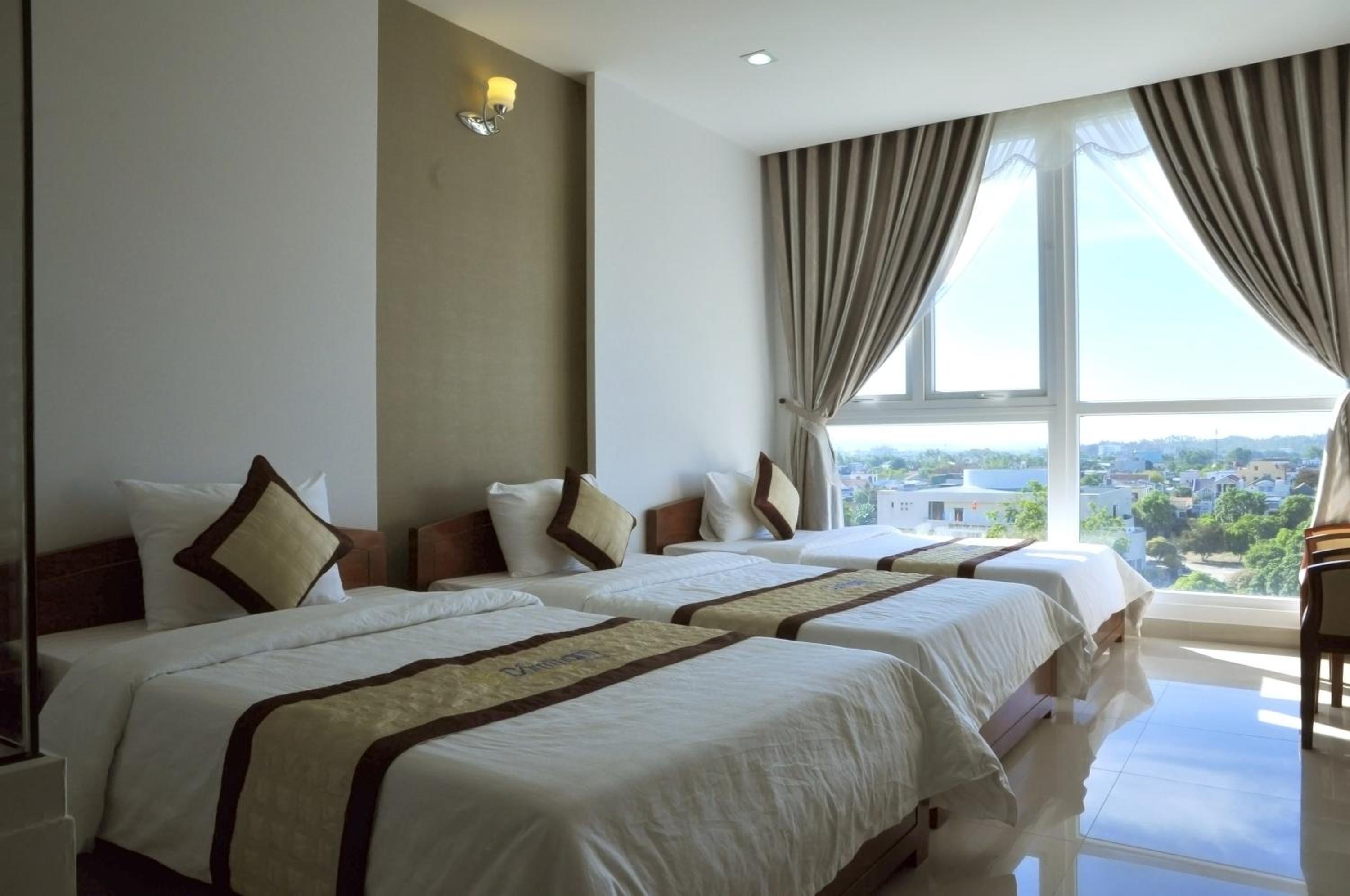 Deluxe Triple Room photo 3