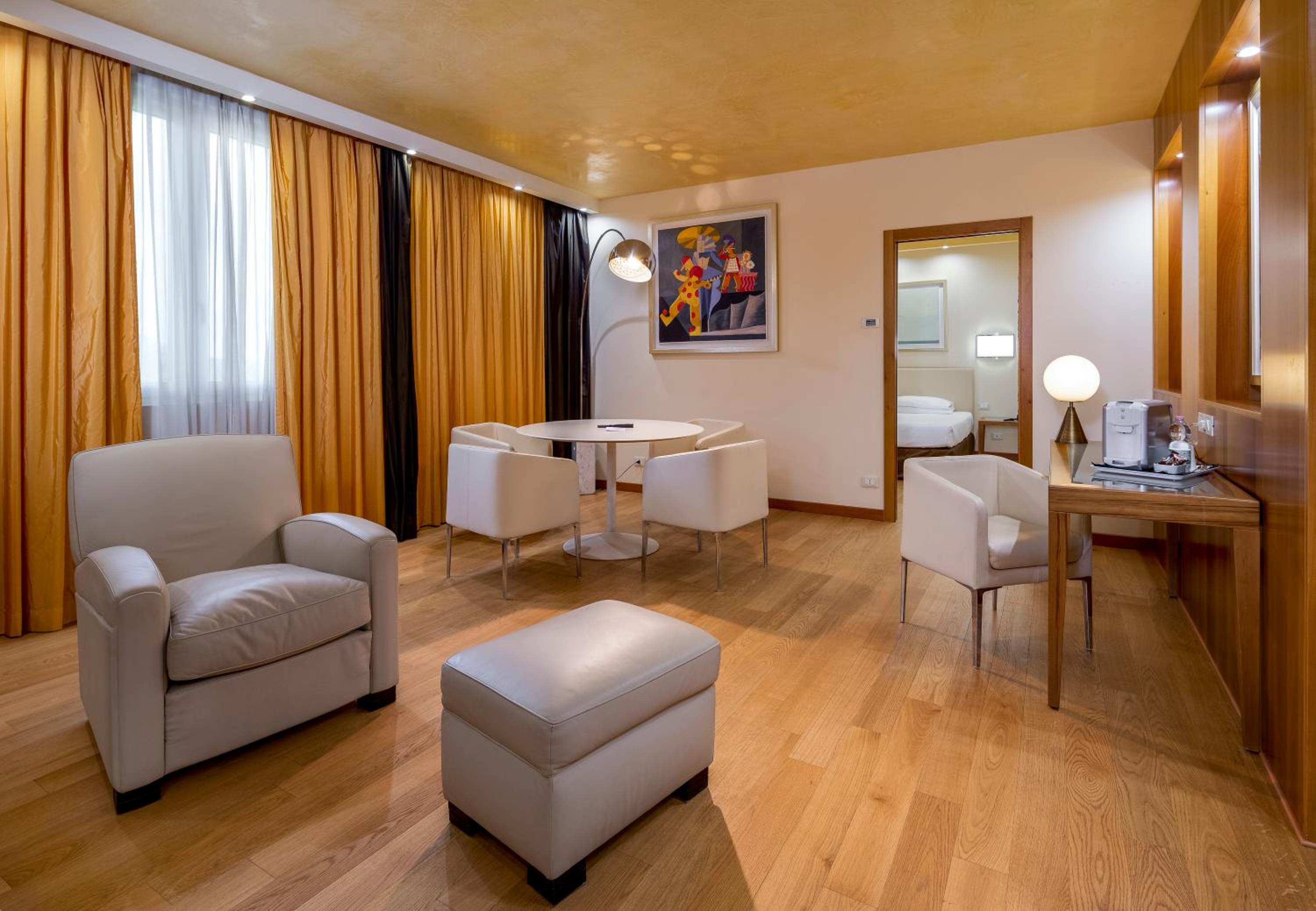 One-Bedroom Suite with Sofa Bed - Photo 1