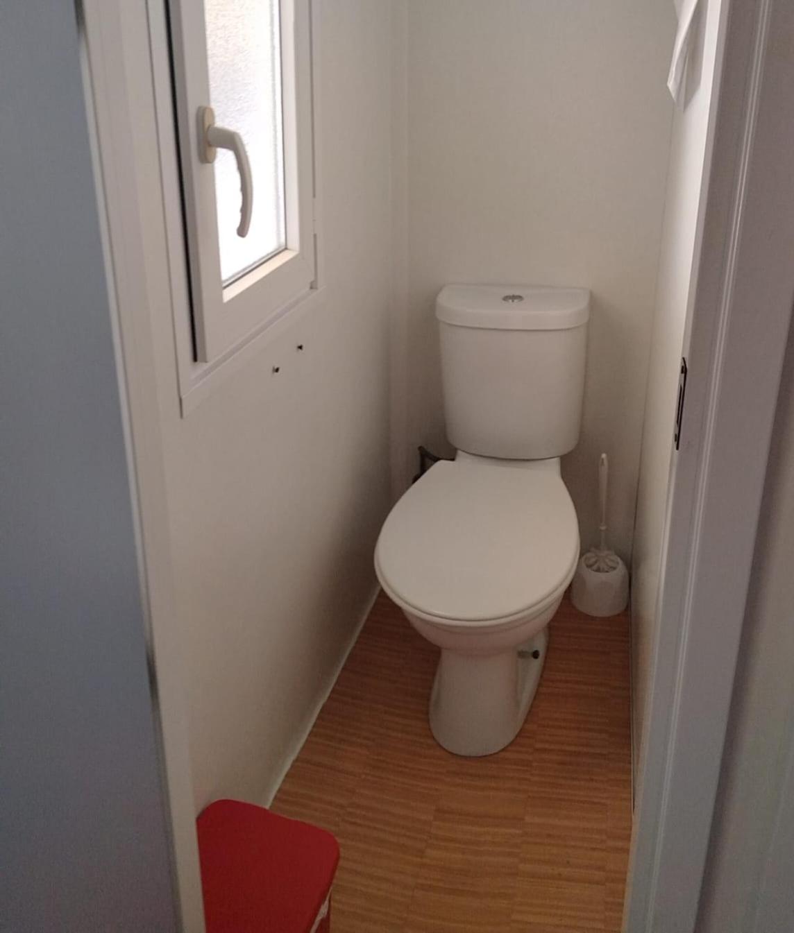 Mobile Home - Photo 7