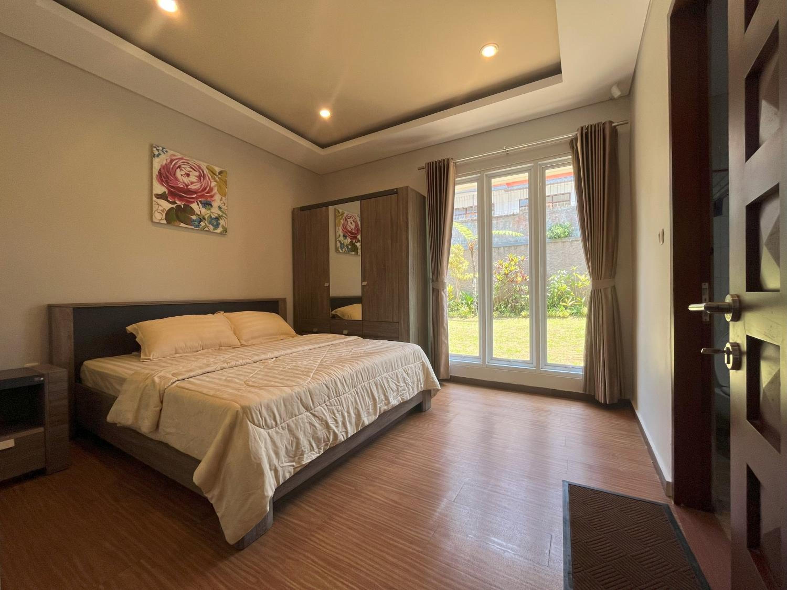 Three-Bedroom Villa photo 3