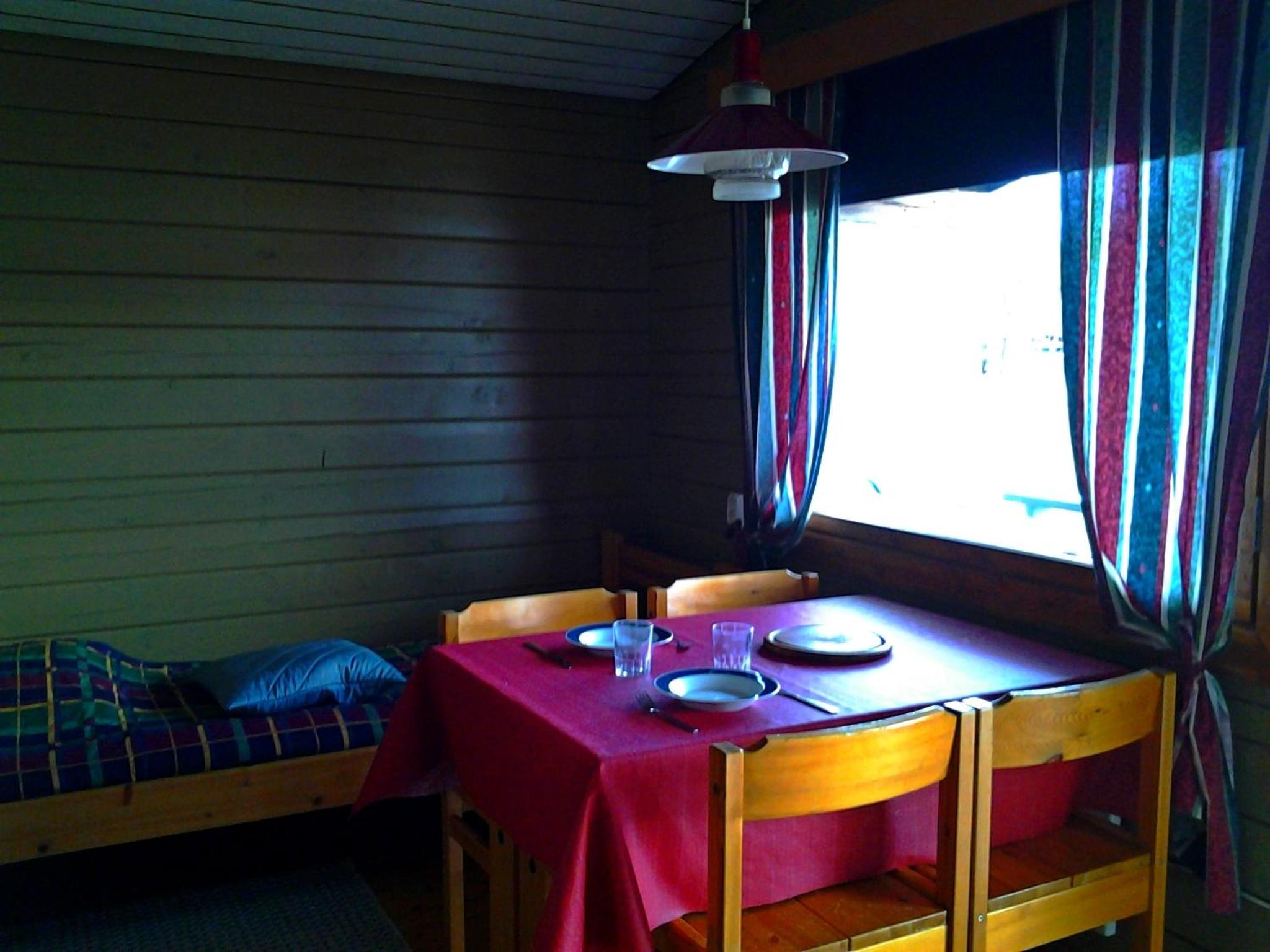 Cottage With Shared Bathroom photo 3
