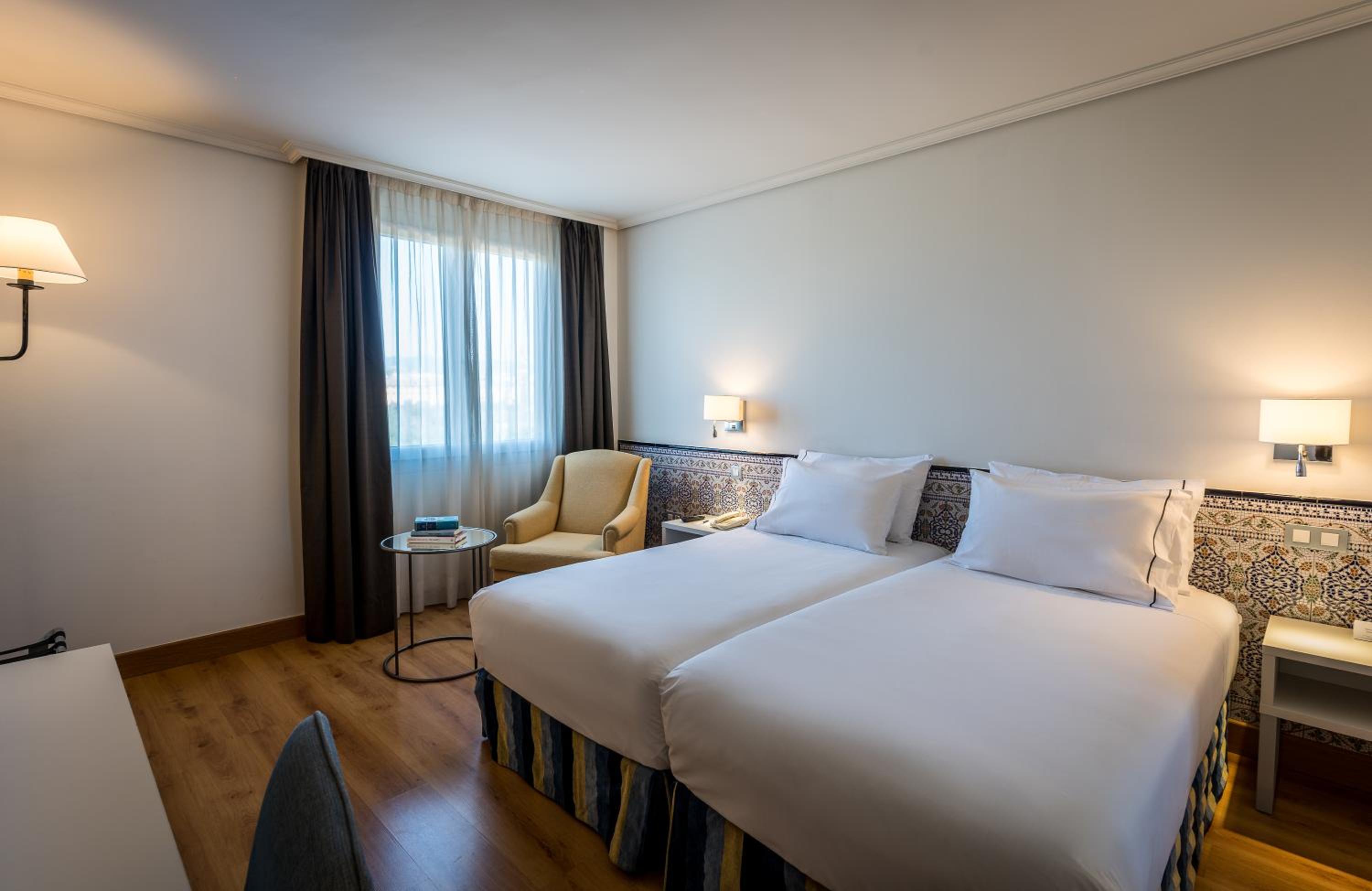 Standard Double Or Twin Room - Photo 10