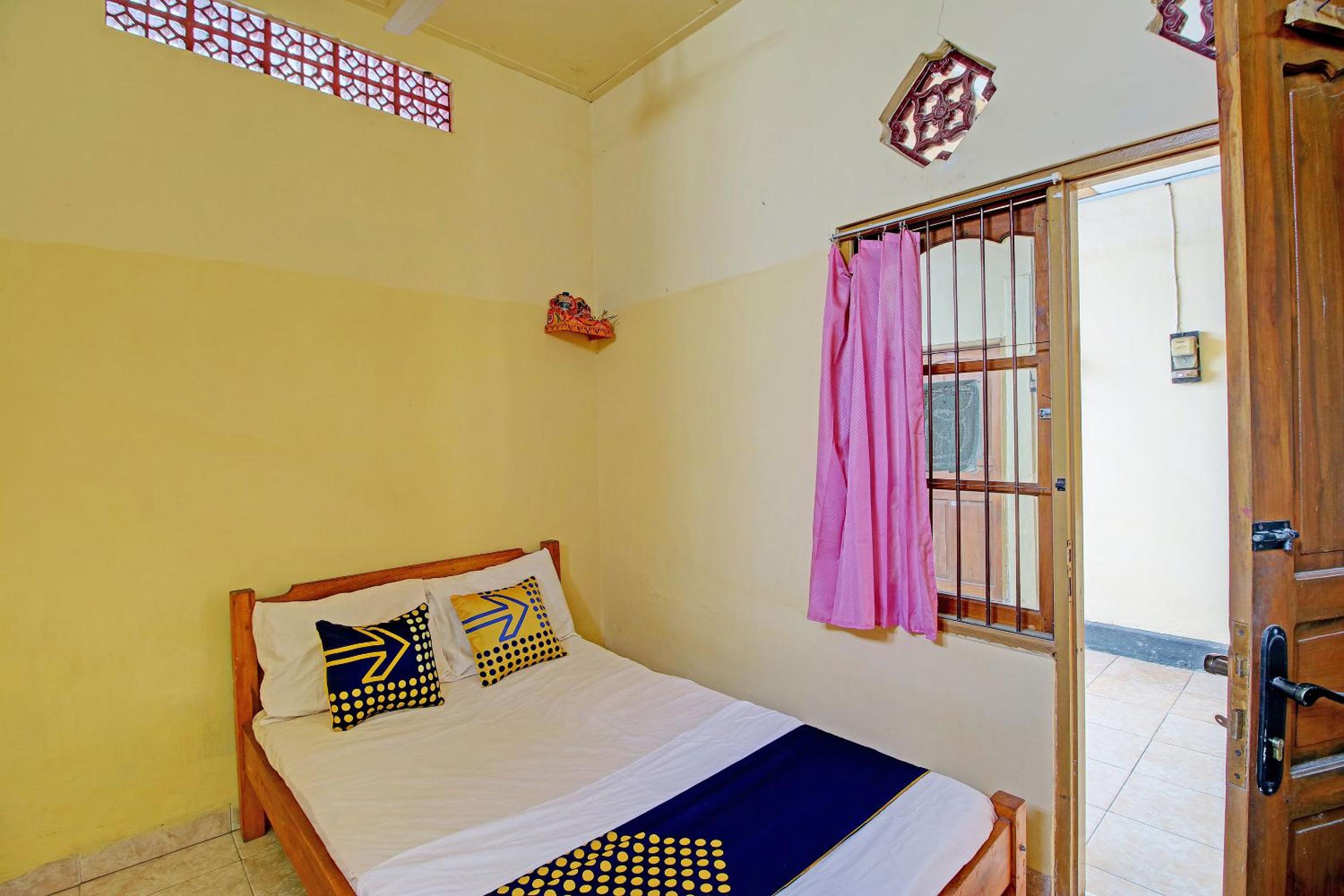 Standard Queen Room photo 1