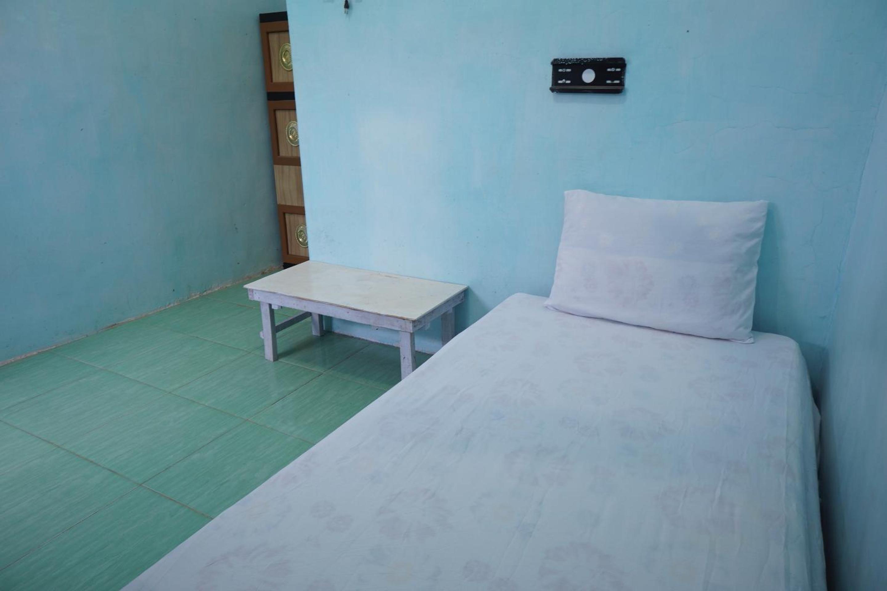 Budget Single Room photo 3