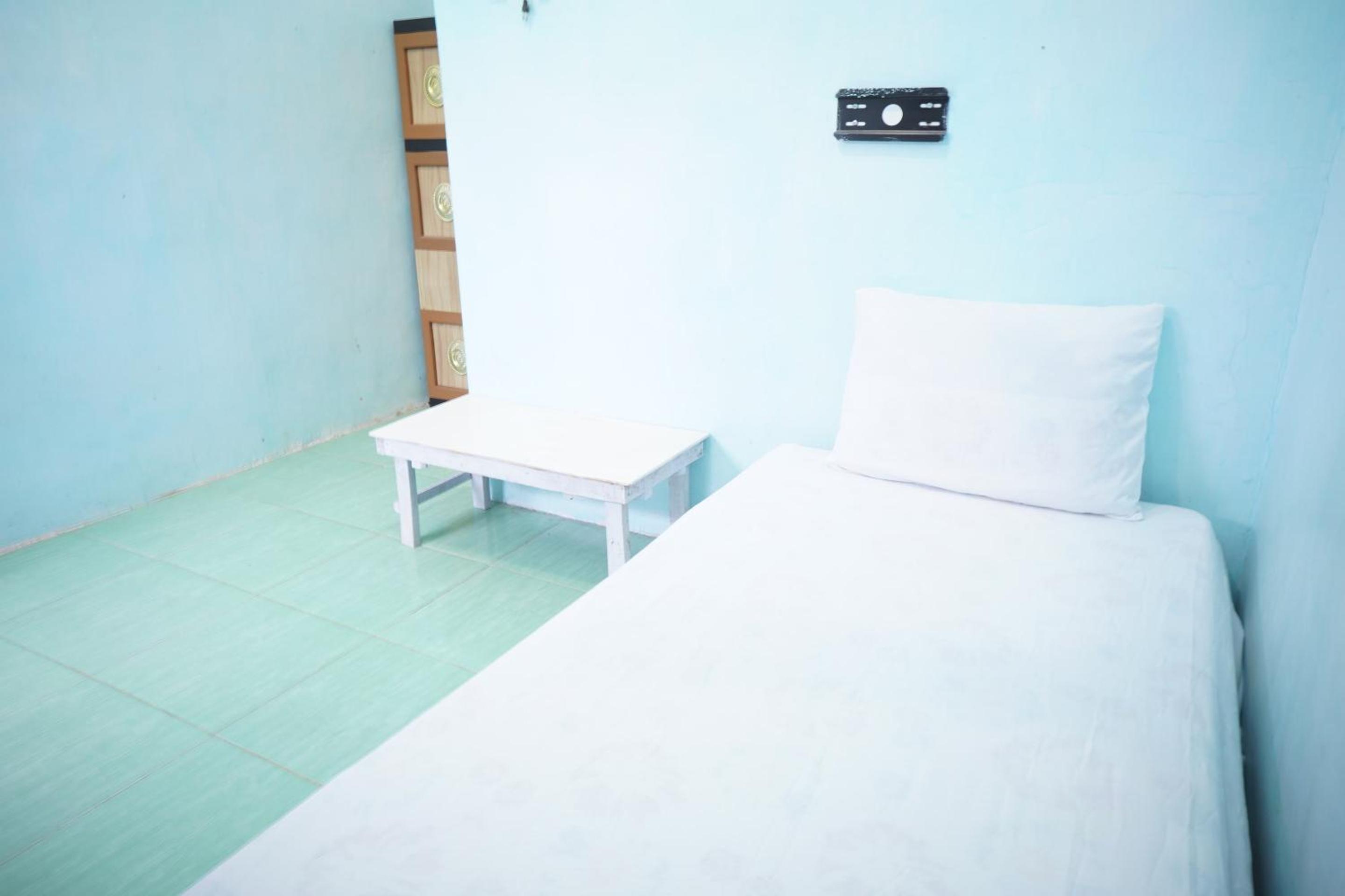 Budget Single Room photo 2