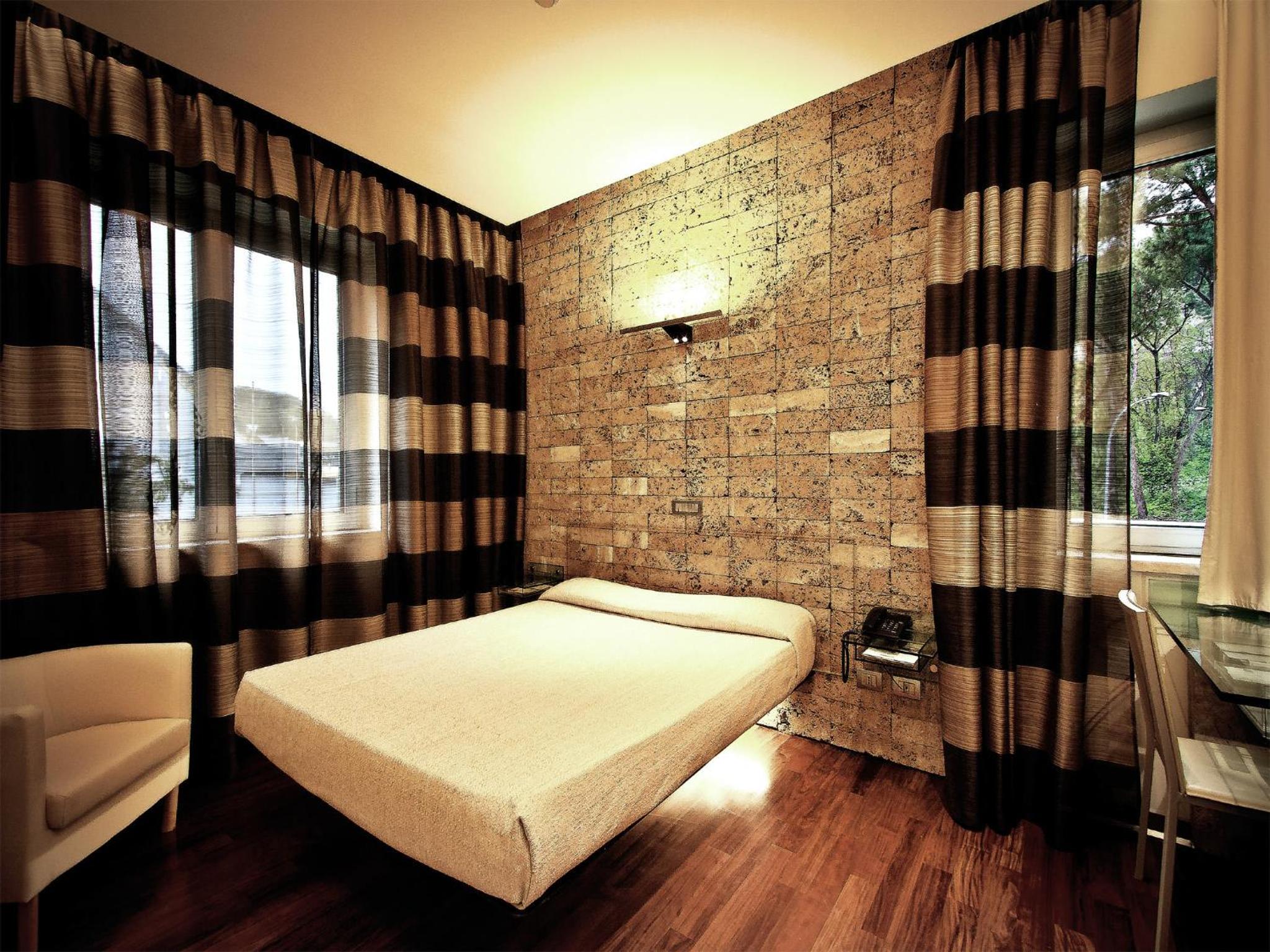 Deluxe Double or Twin Room photo 1