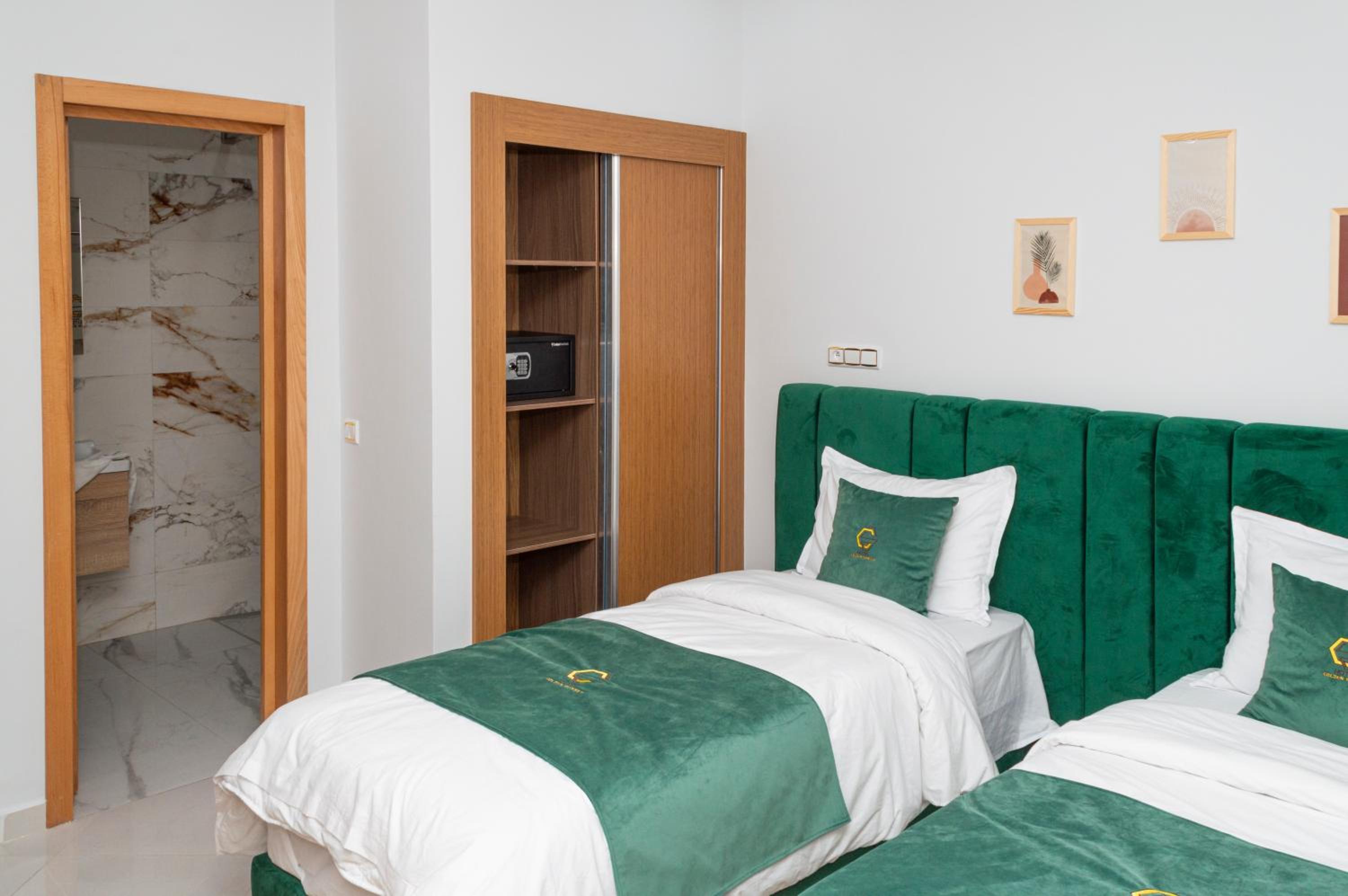 Deluxe Twin Room - Photo 6