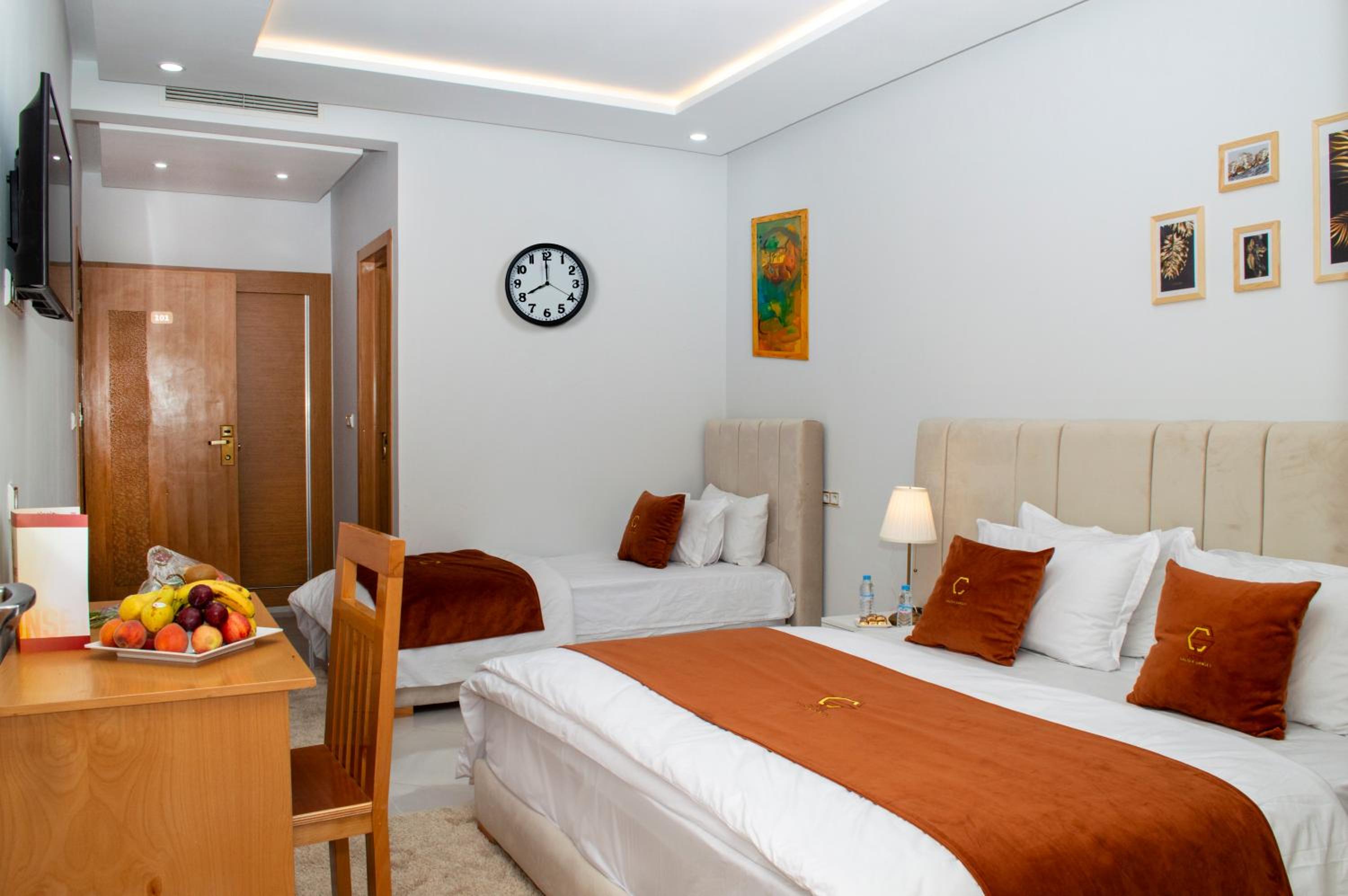 Deluxe Triple Room - Photo 1