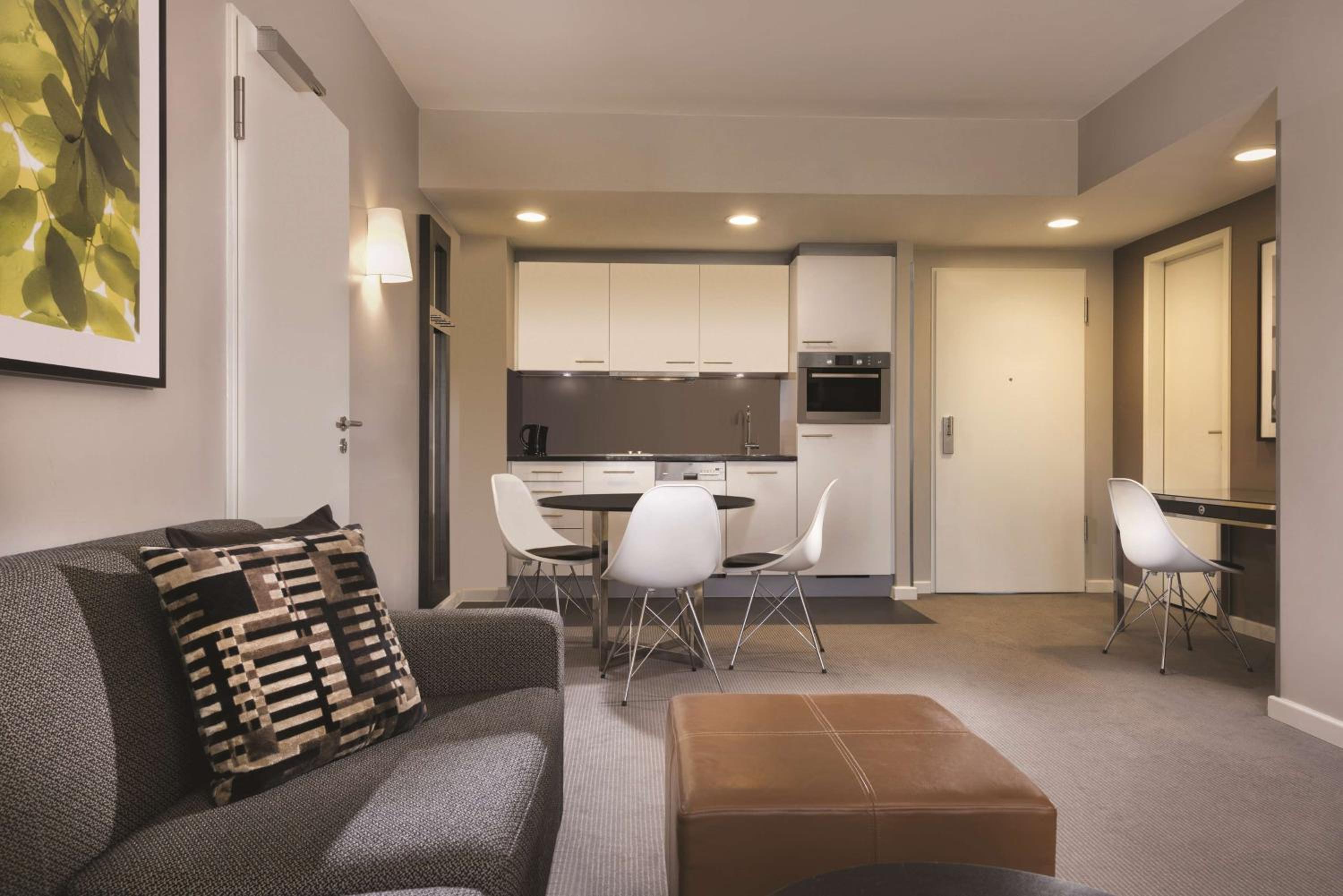 Apartment with Balcony - Photo 5