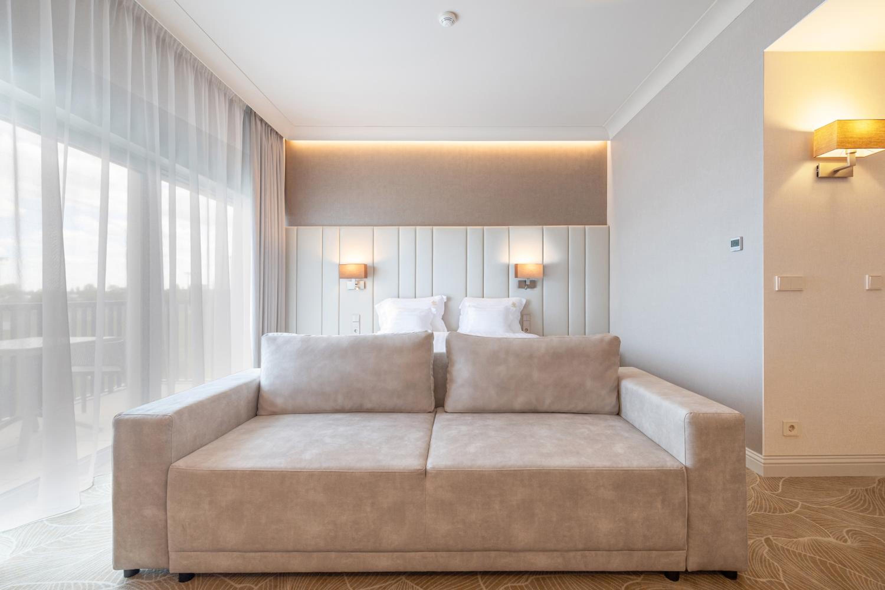 Deluxe Family Room - Photo 3