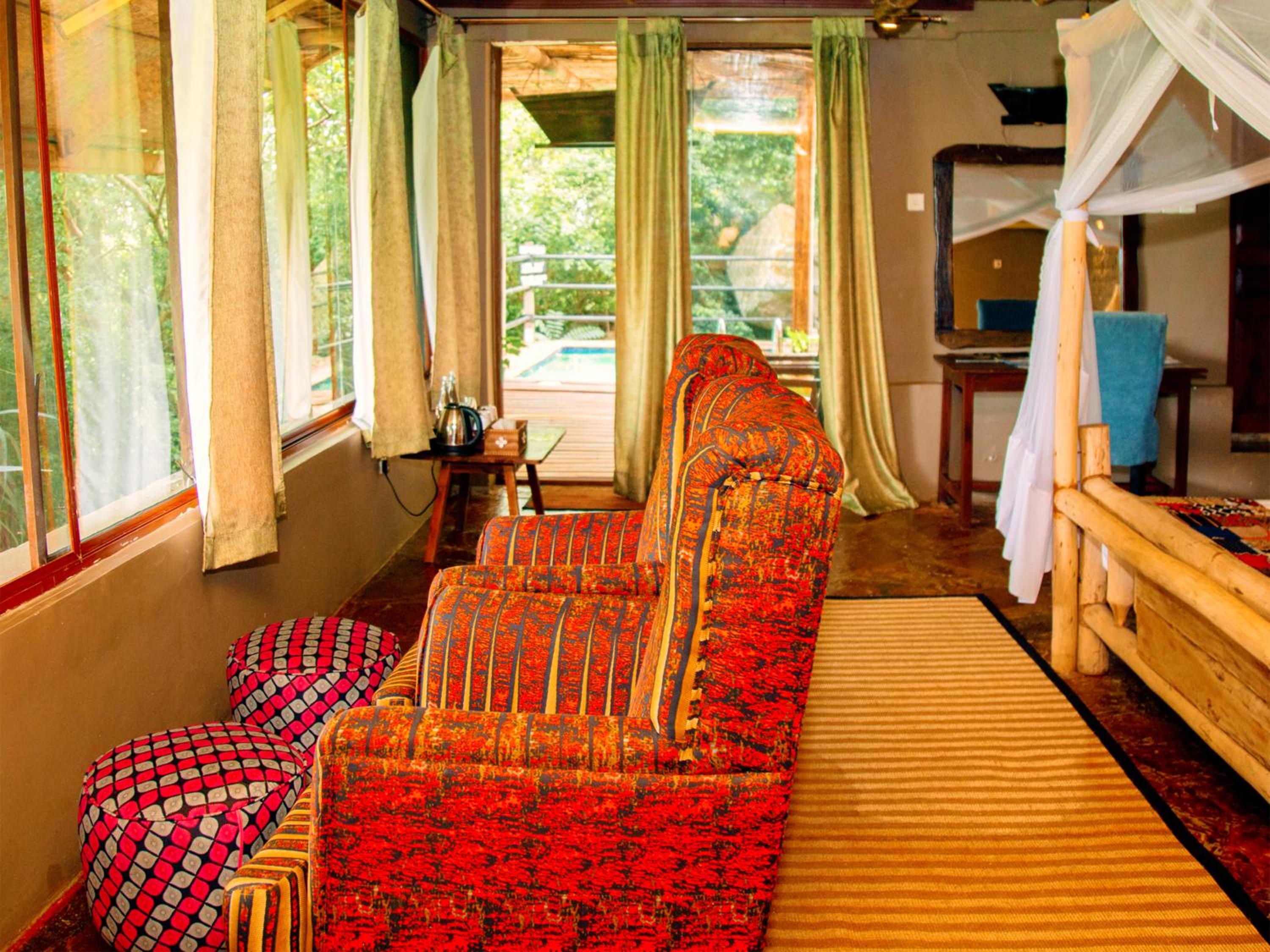 Deluxe Family Cottage with Common Plunge Pool