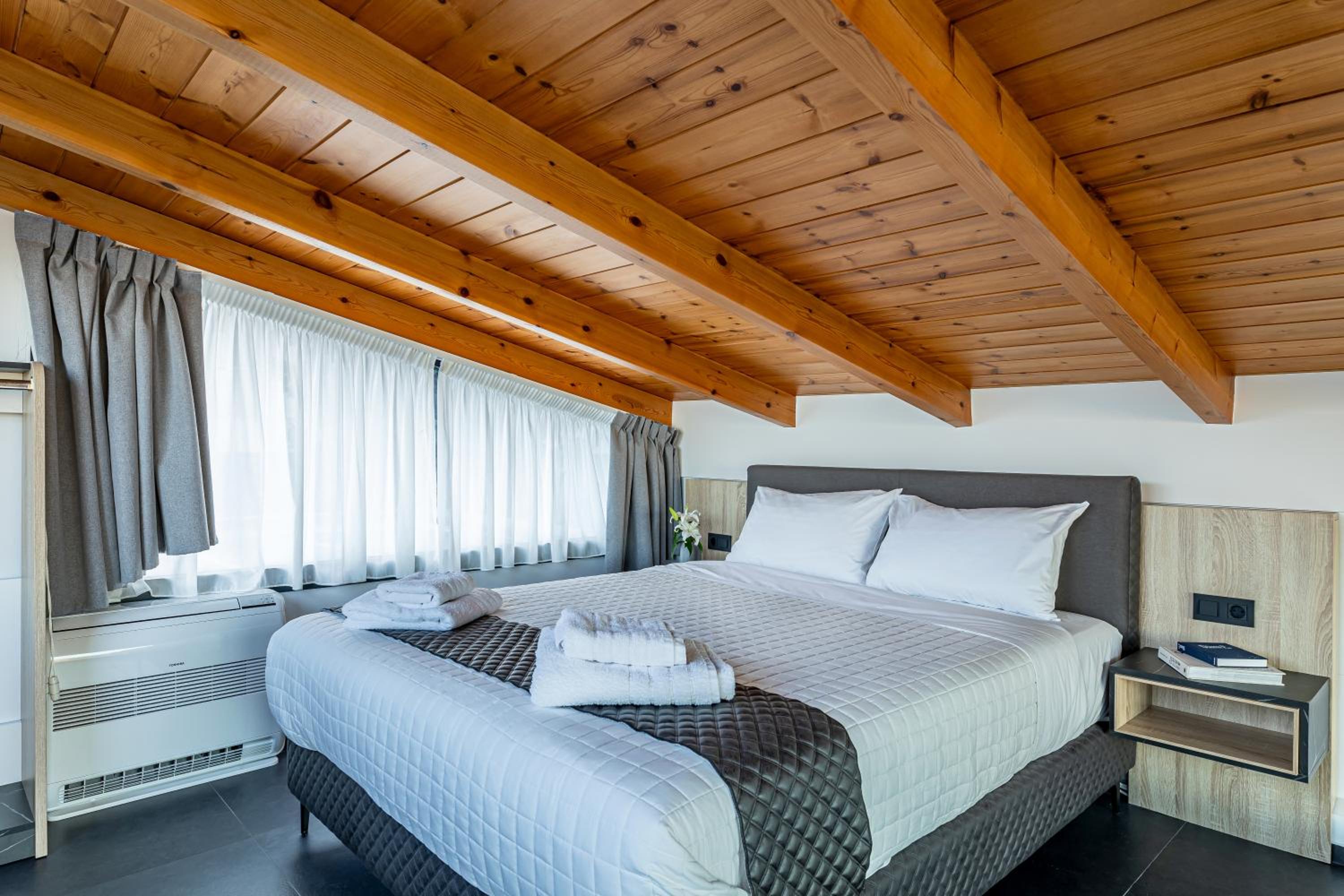 Junior Suite with Mountain View - Photo 5