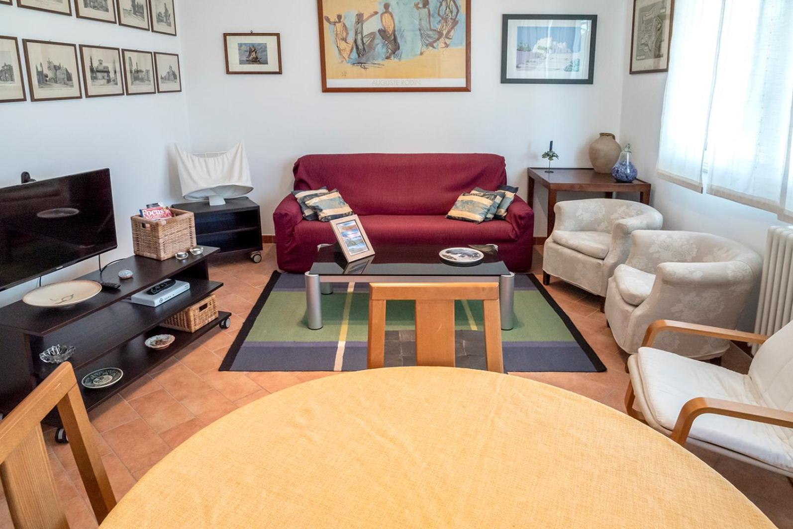 Three-Bedroom Apartment photo 1