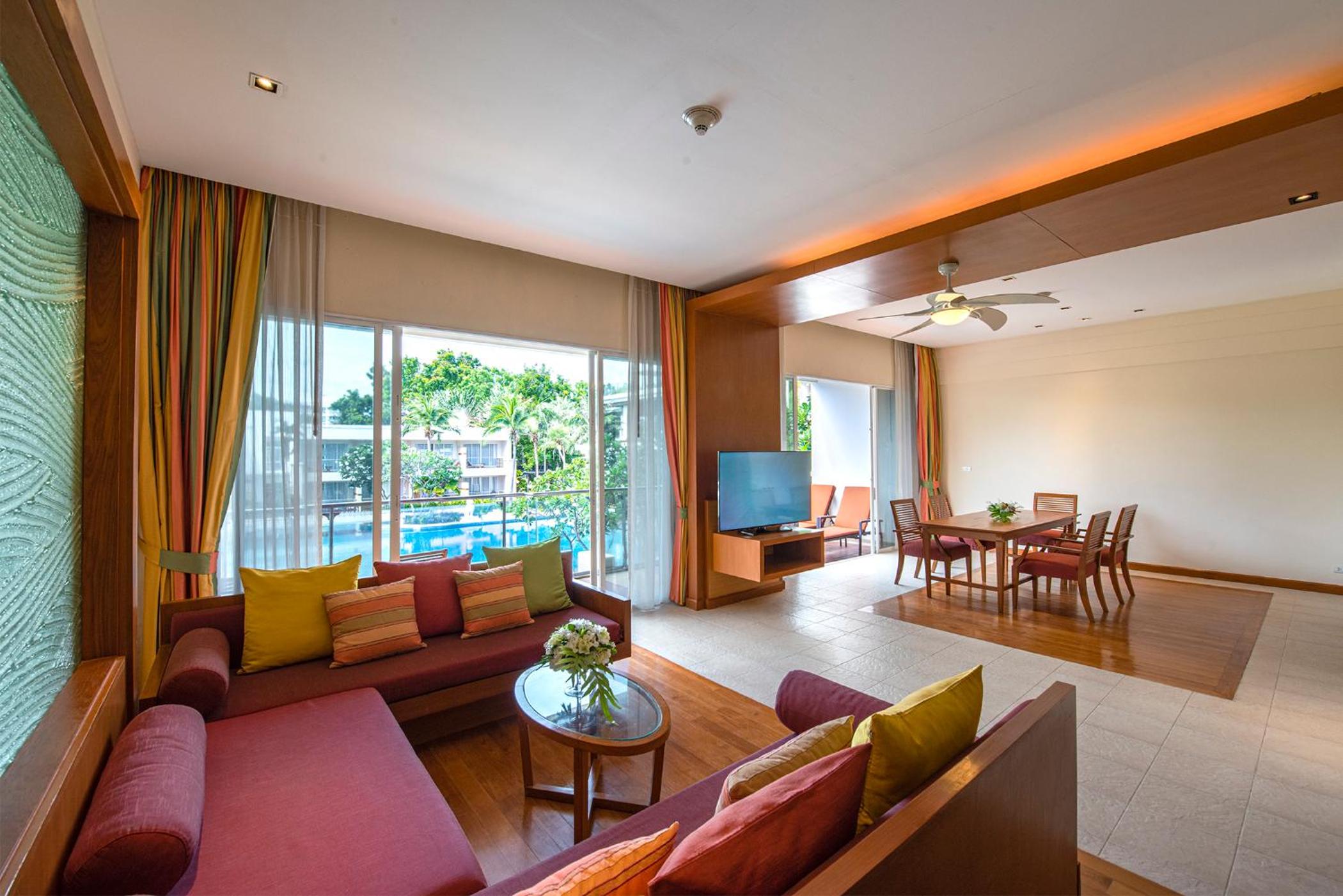 Two-Bedroom Corner Suite with Resort View - Photo 4