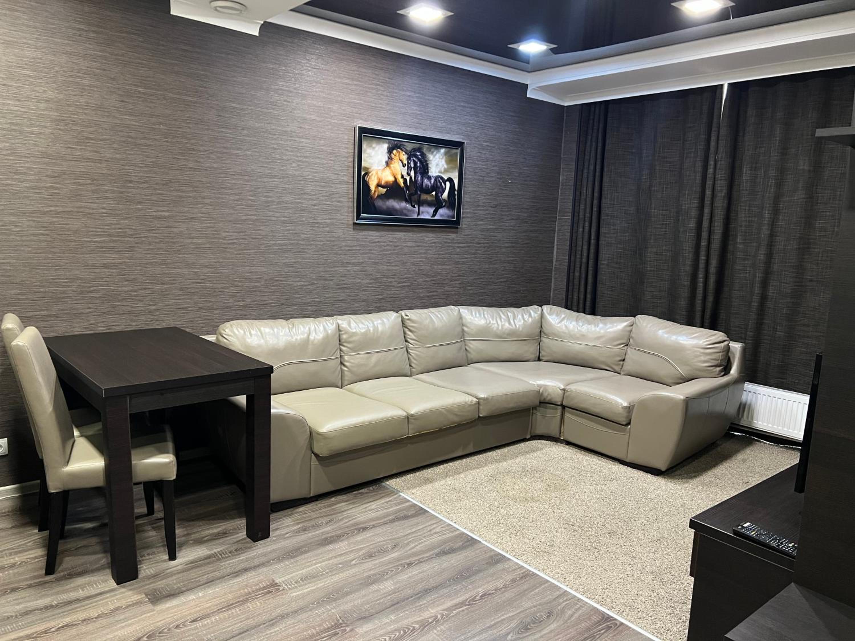 One-Bedroom Suite photo 2