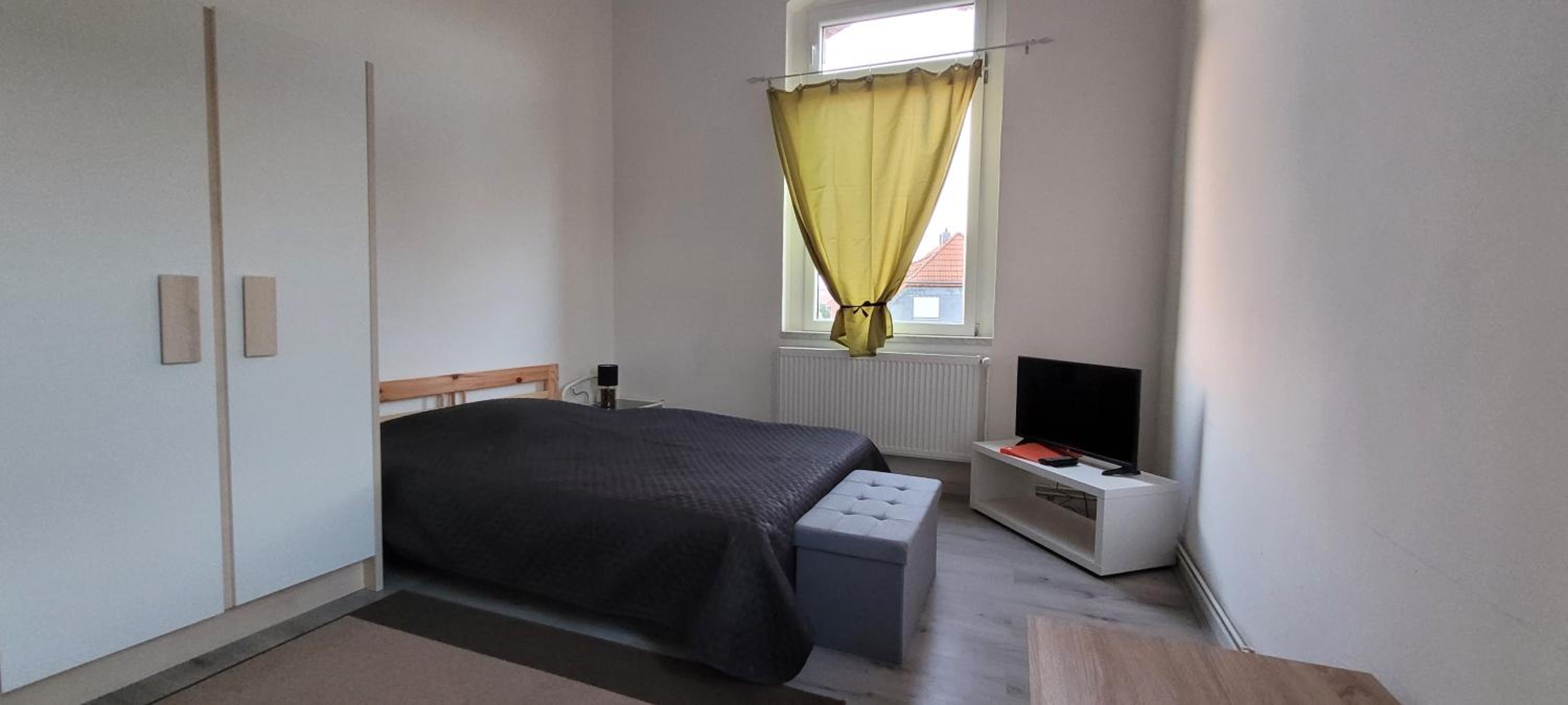 One-Bedroom Apartment photo 1