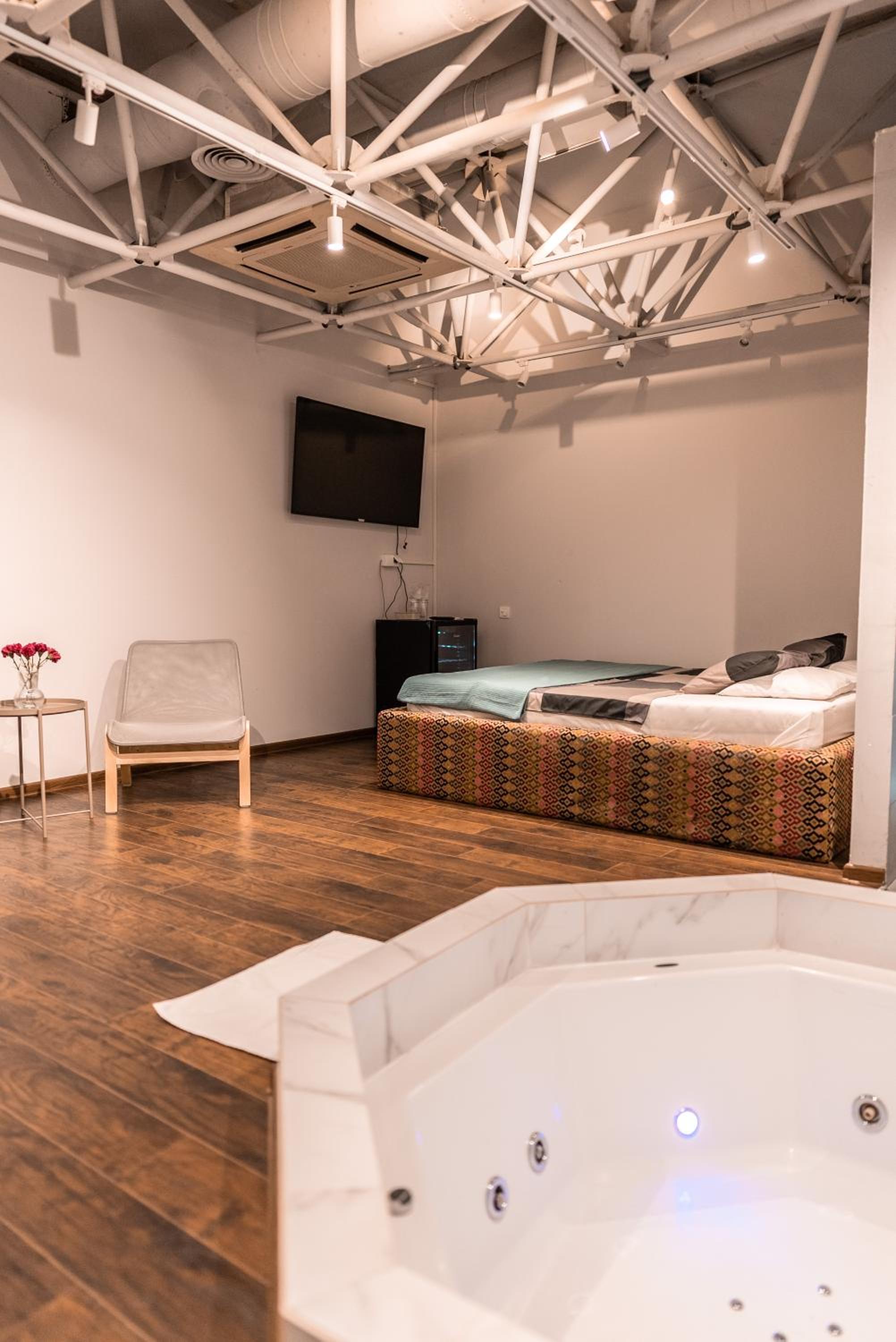 Deluxe Suite with Spa Bath